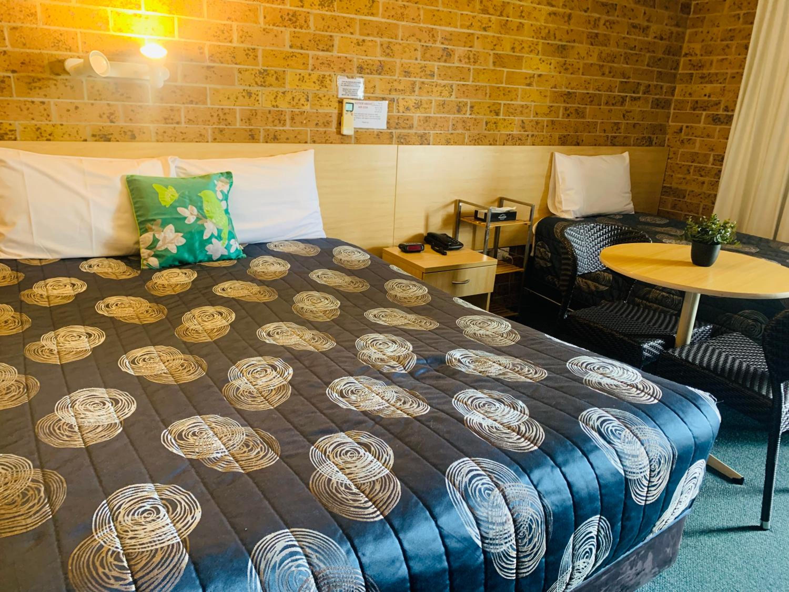 Town and Country Motor Inn