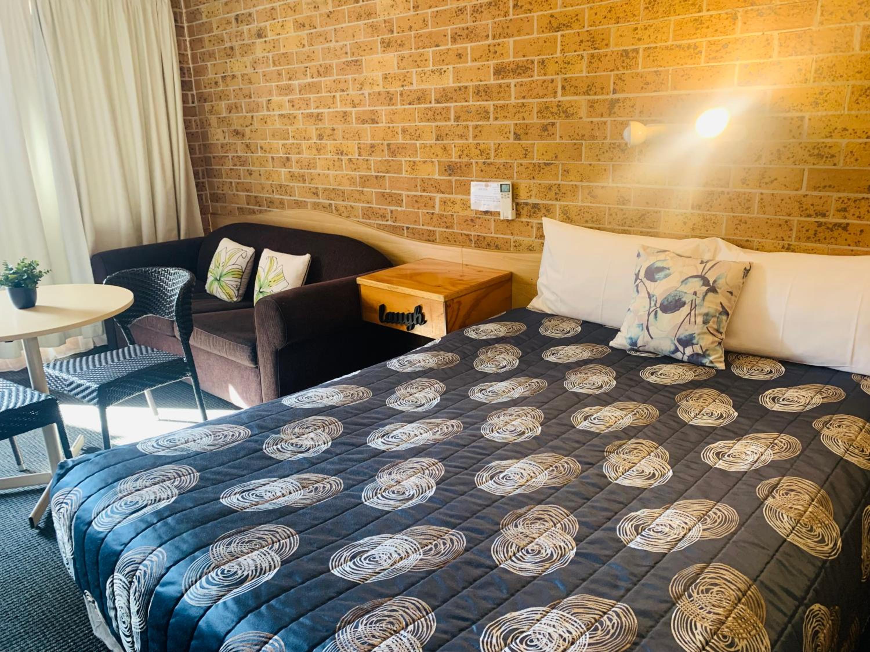 Town and Country Motor Inn