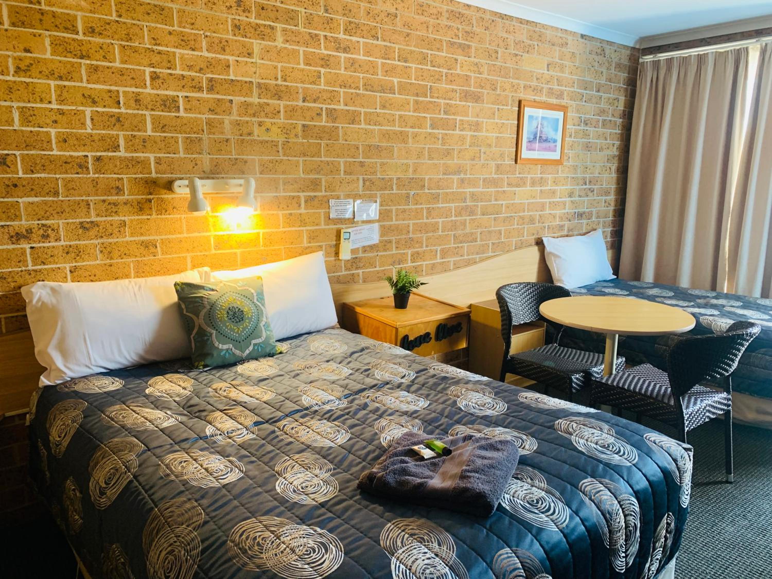 Town and Country Motor Inn