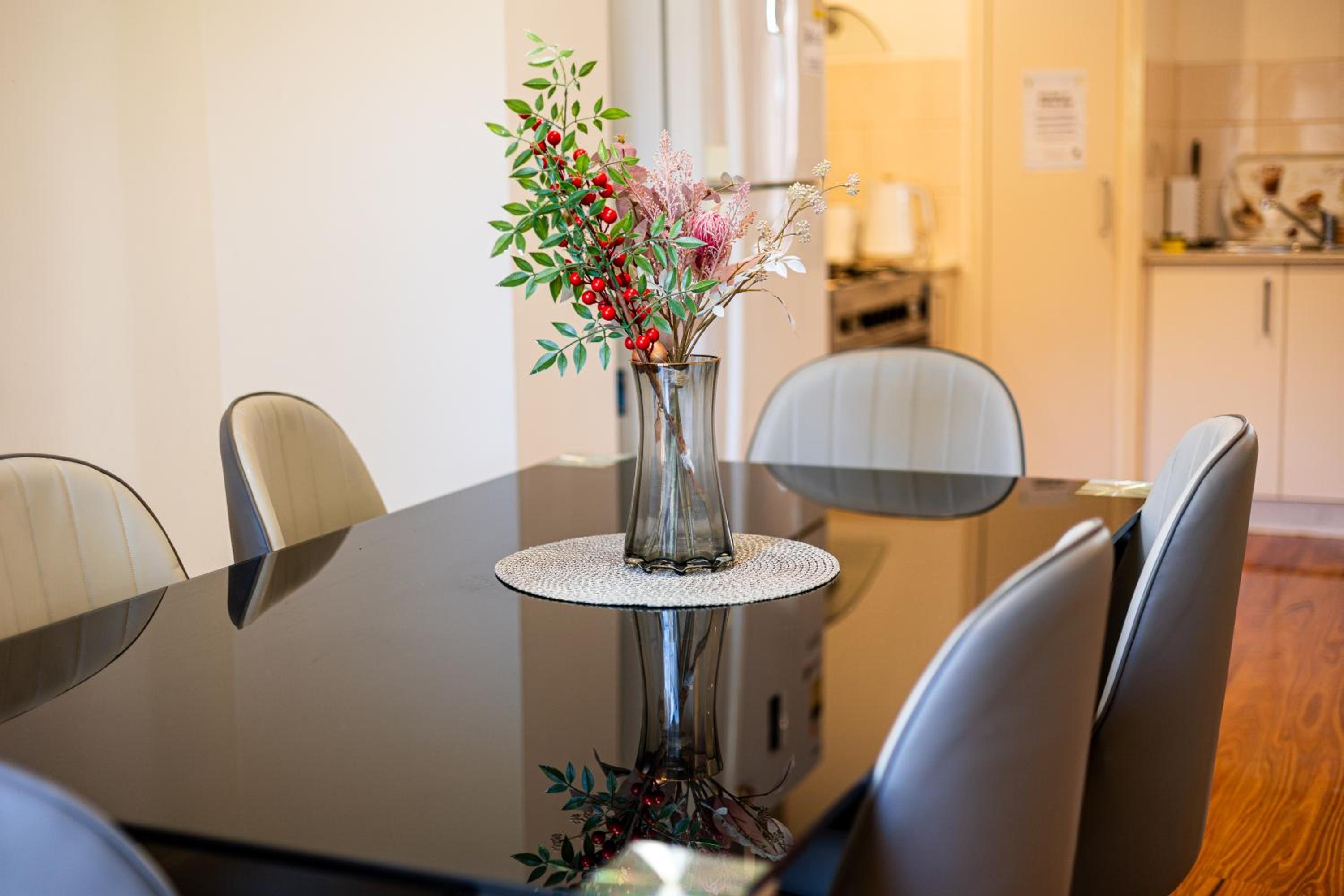 Glen Waverley 3BRM Vacation Home FreeParking Netflix