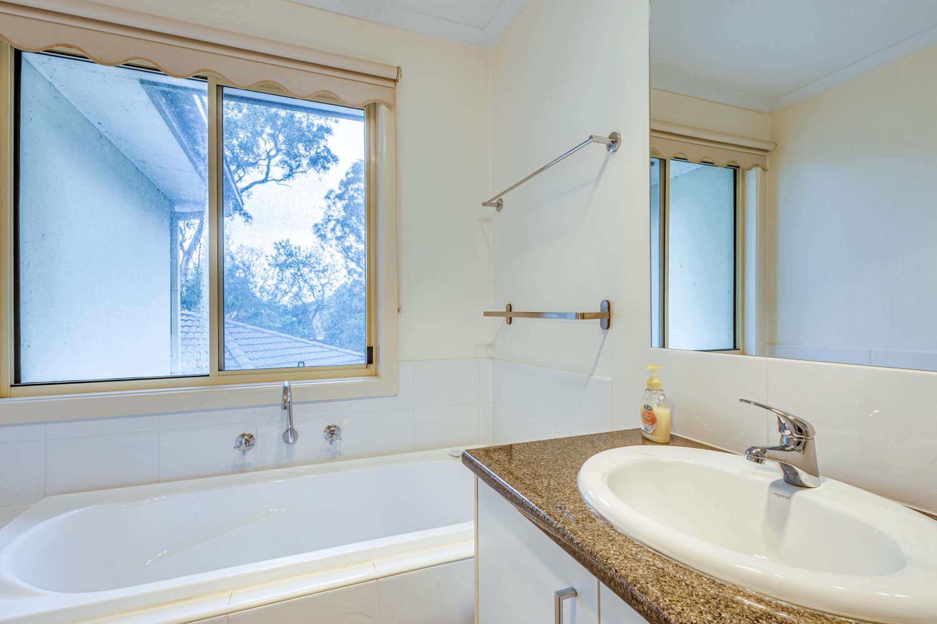 Glen Waverley 3BRM Vacation Home FreeParking Netflix