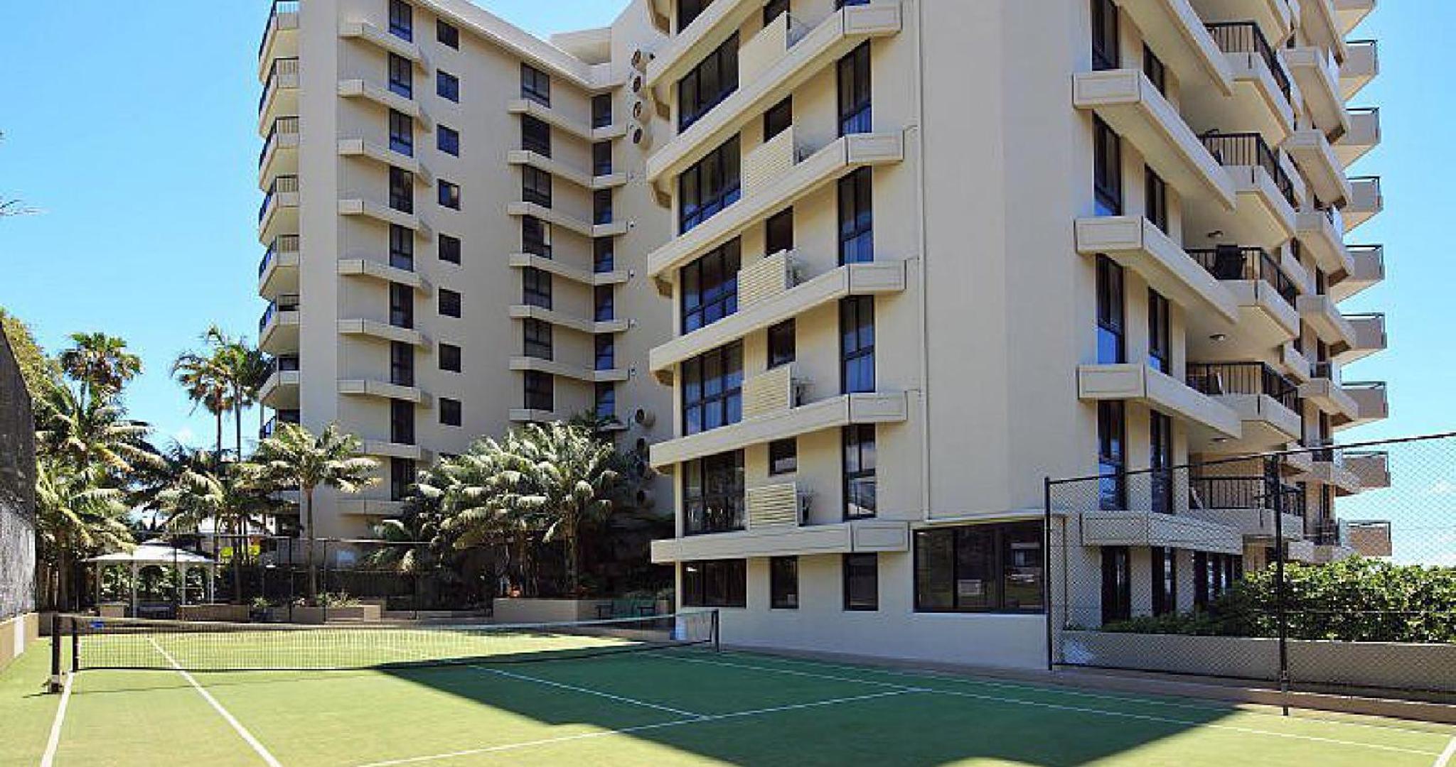 By The Beach - Clubb Coolum Beachside Resort