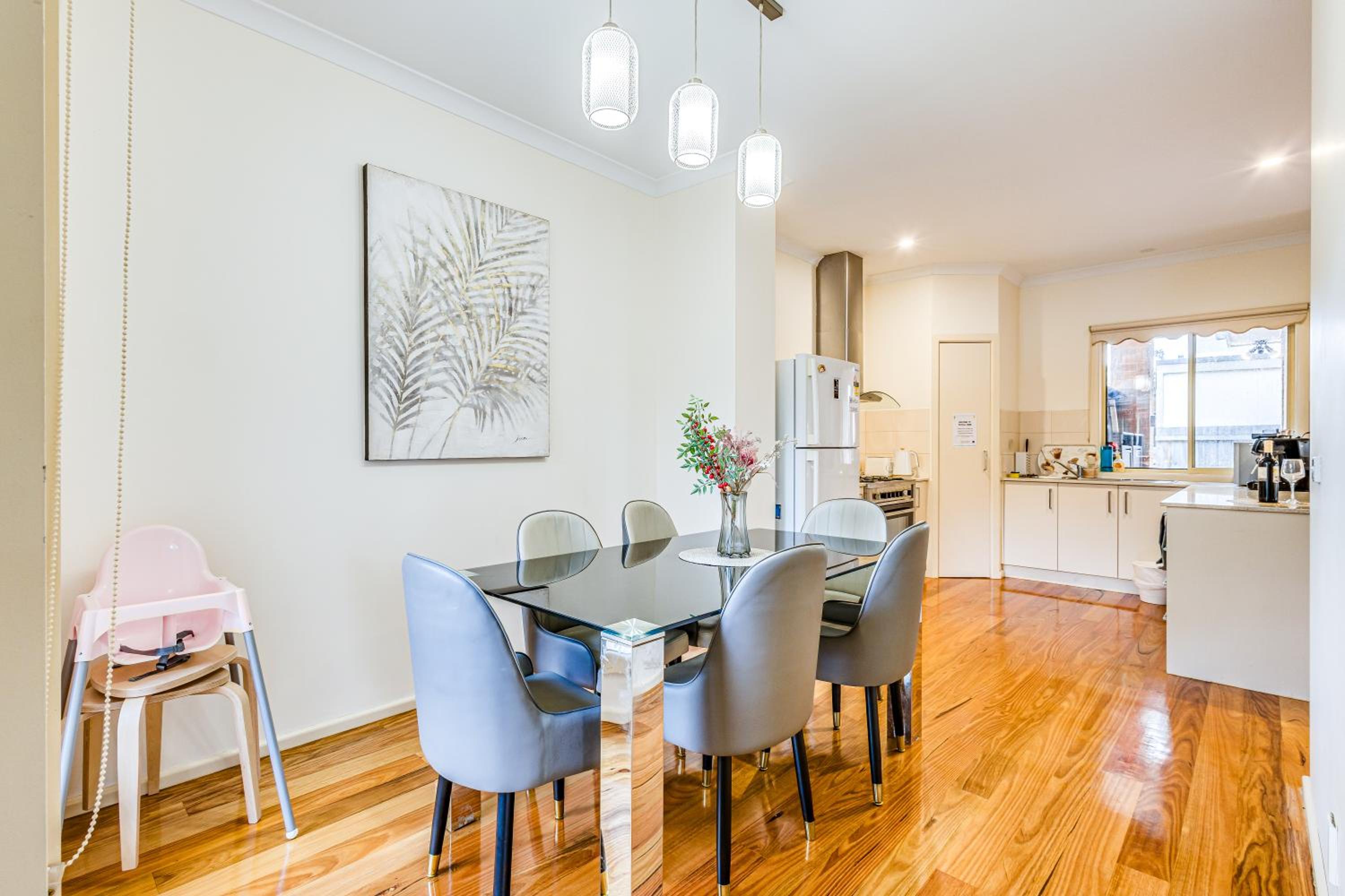 Glen Waverley 3BRM Vacation Home FreeParking Netflix