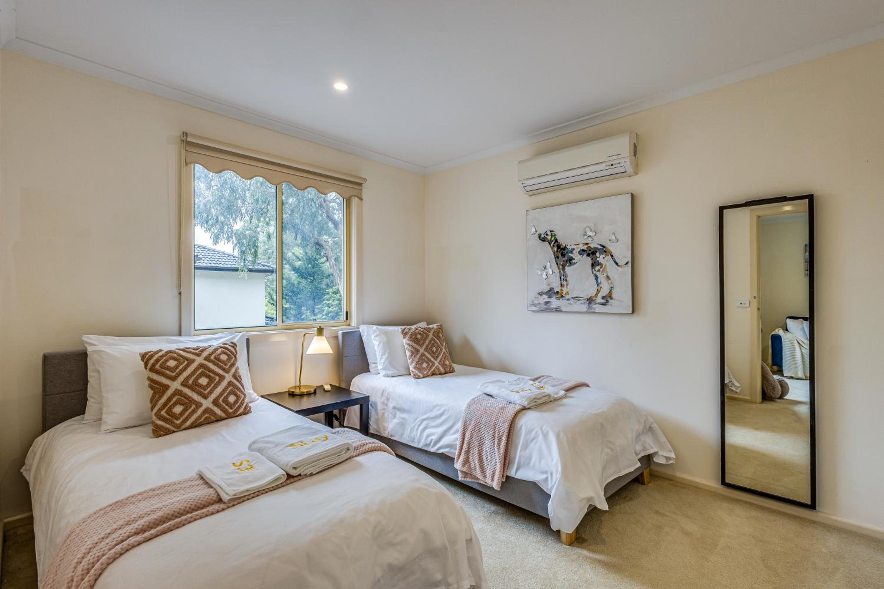 Glen Waverley 3BRM Vacation Home FreeParking Netflix