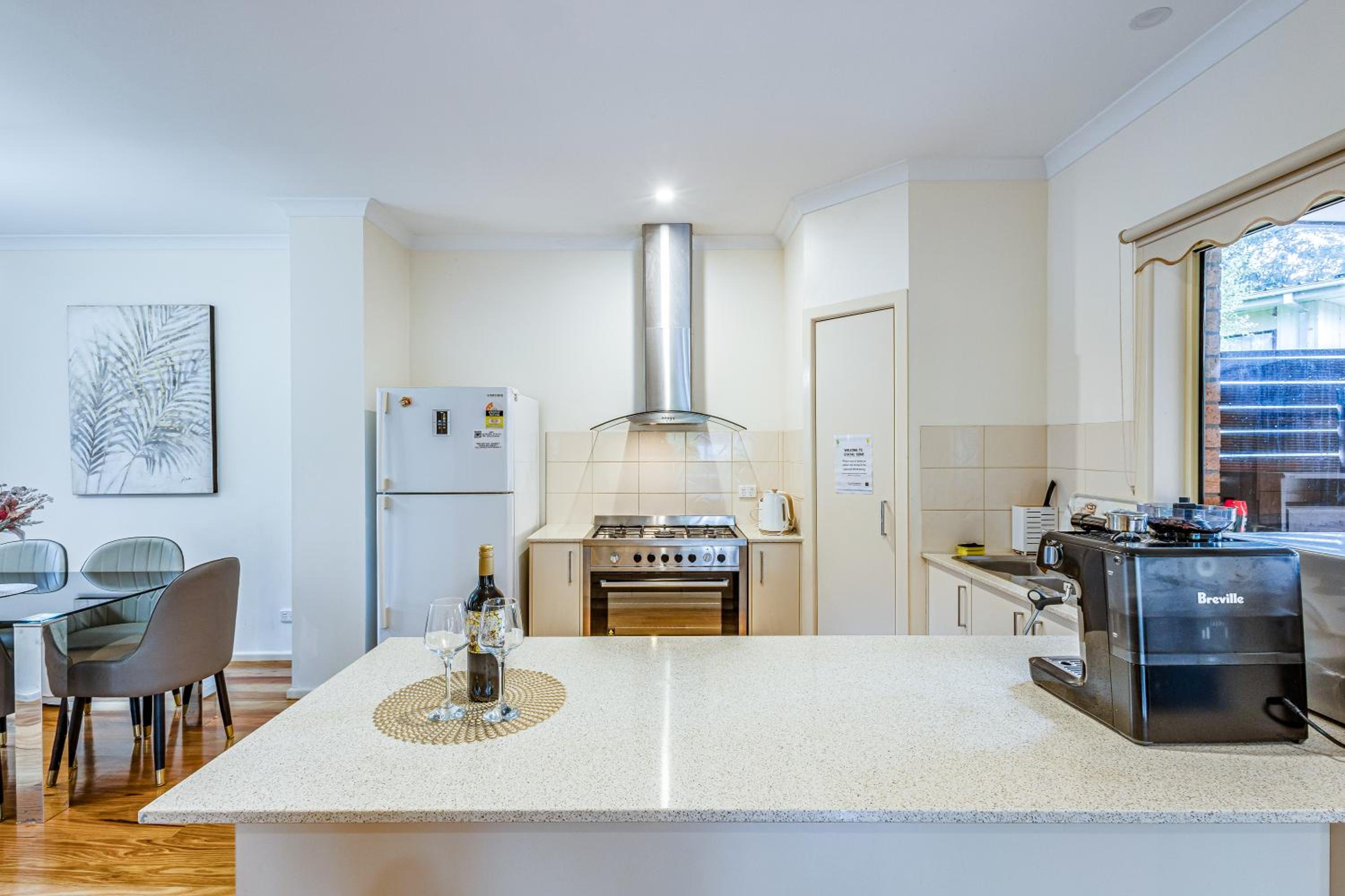 Glen Waverley 3BRM Vacation Home FreeParking Netflix