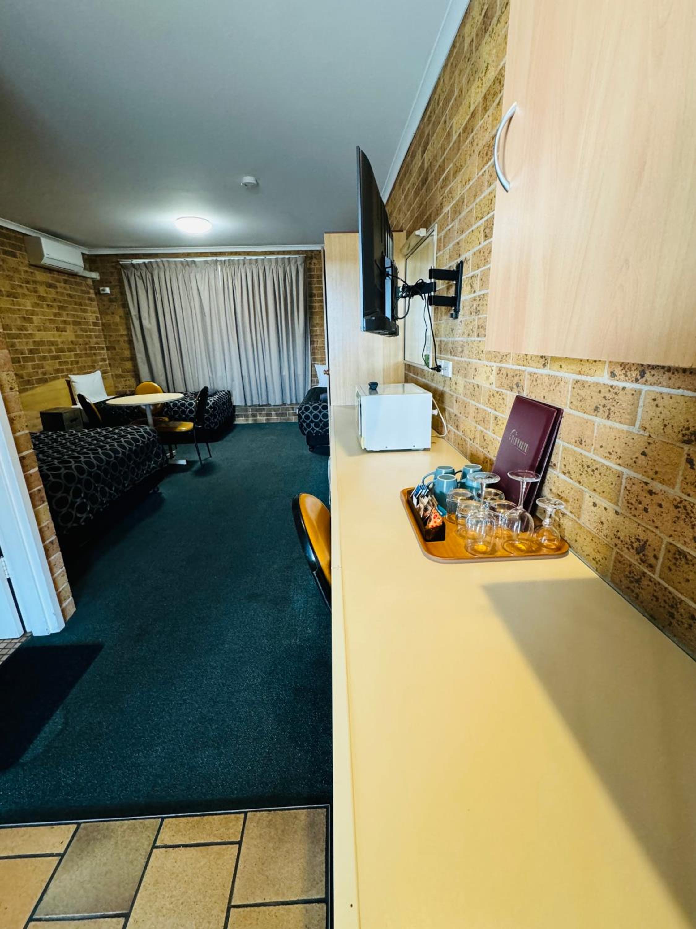 Town and Country Motor Inn