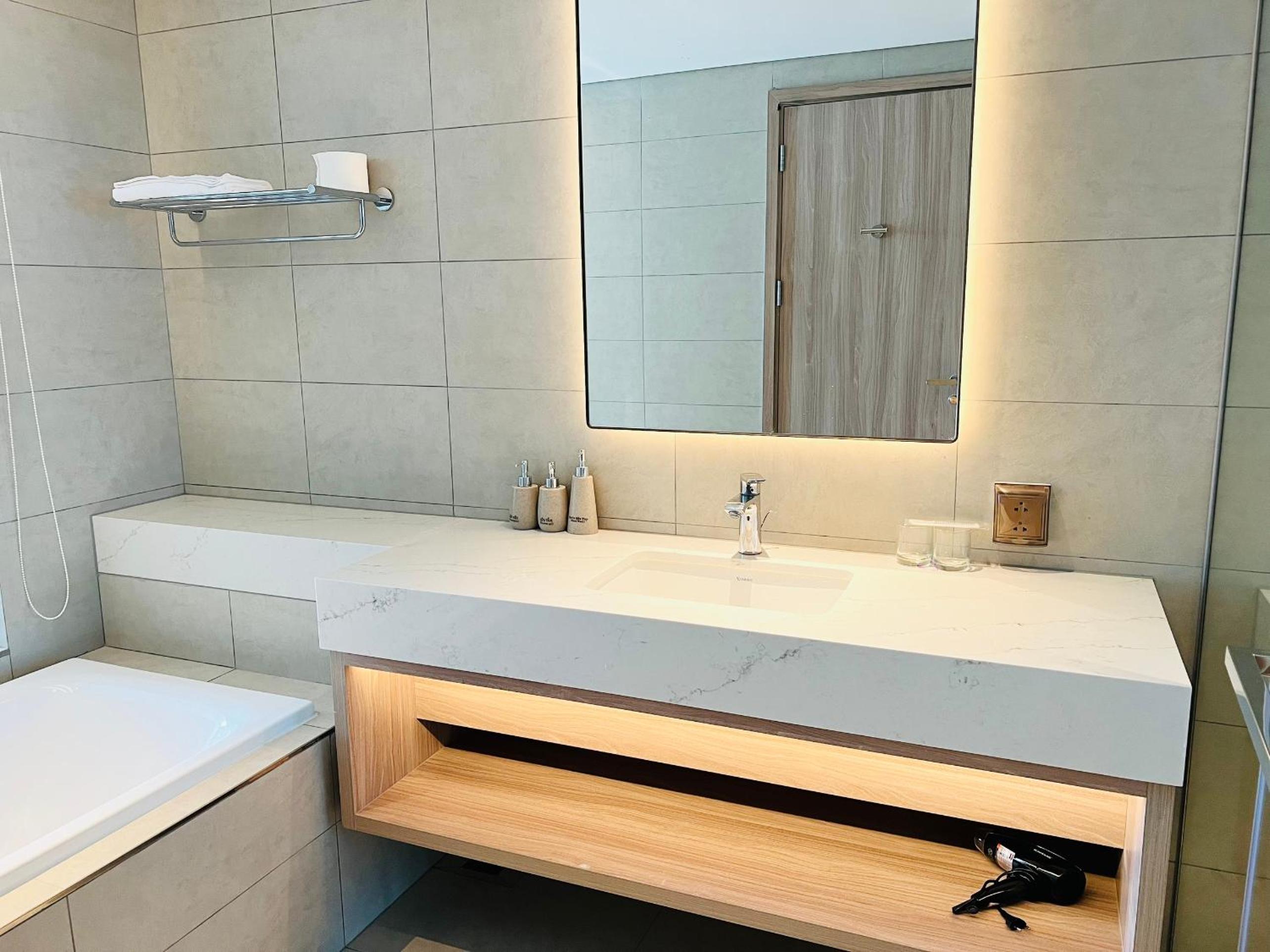 ALacarte Hạ Long Bay Residence-sea view