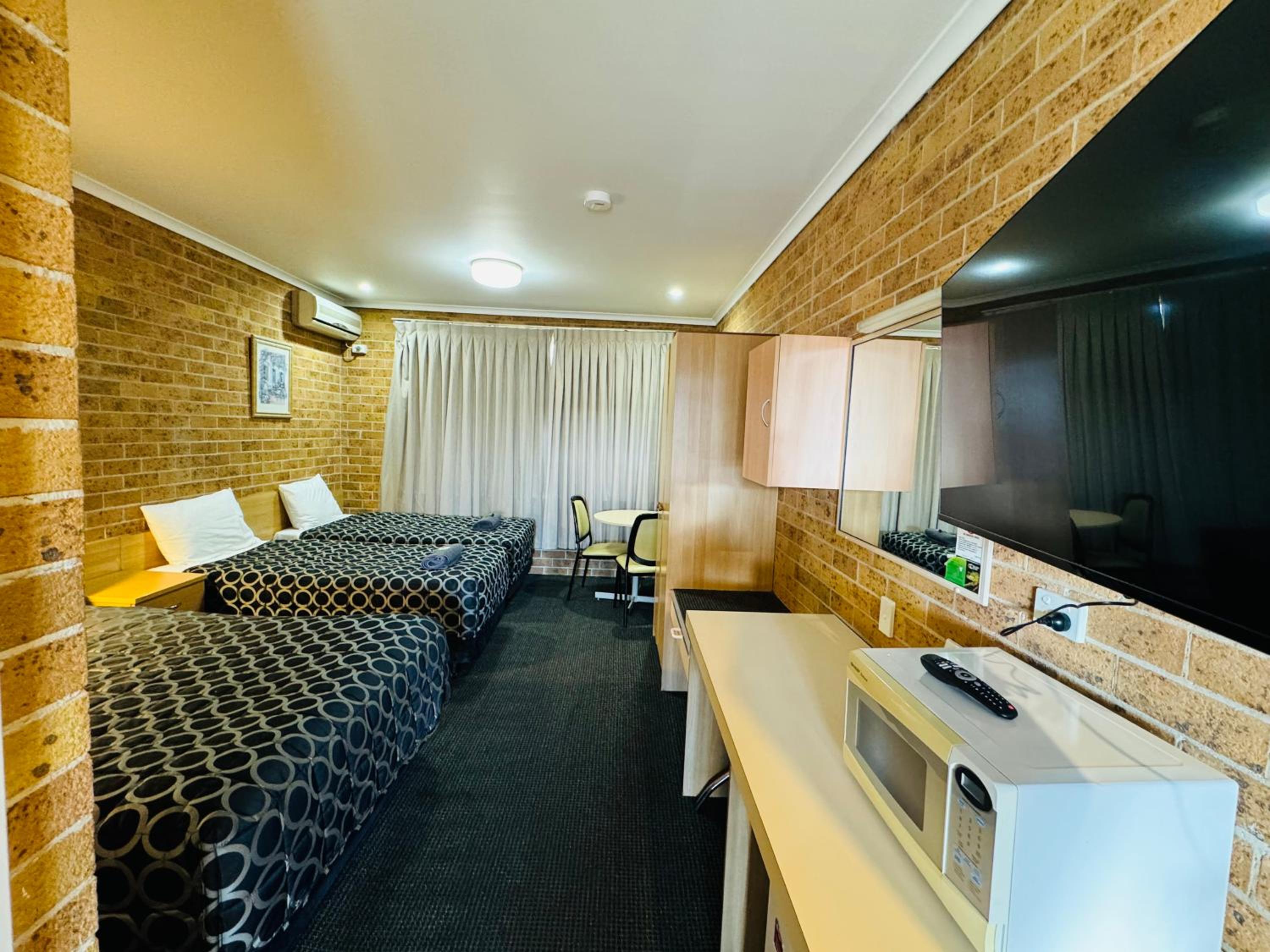 Town and Country Motor Inn