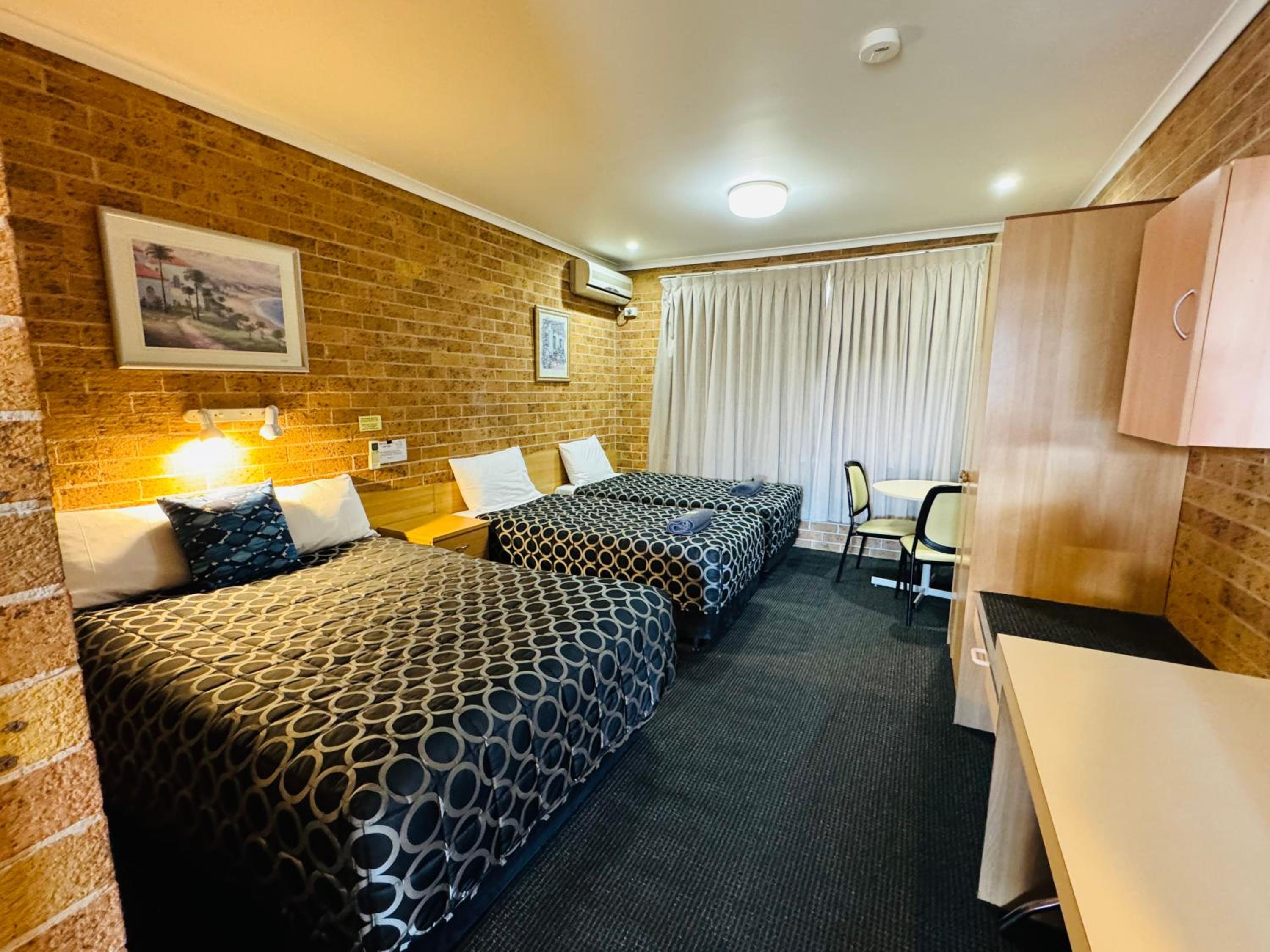 Town and Country Motor Inn
