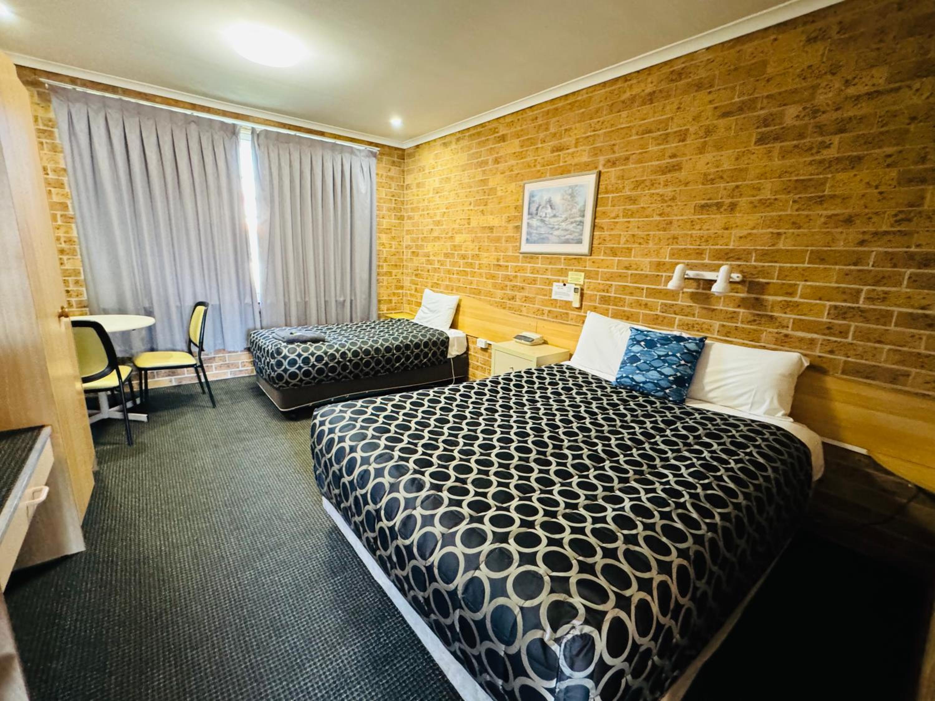 Town and Country Motor Inn