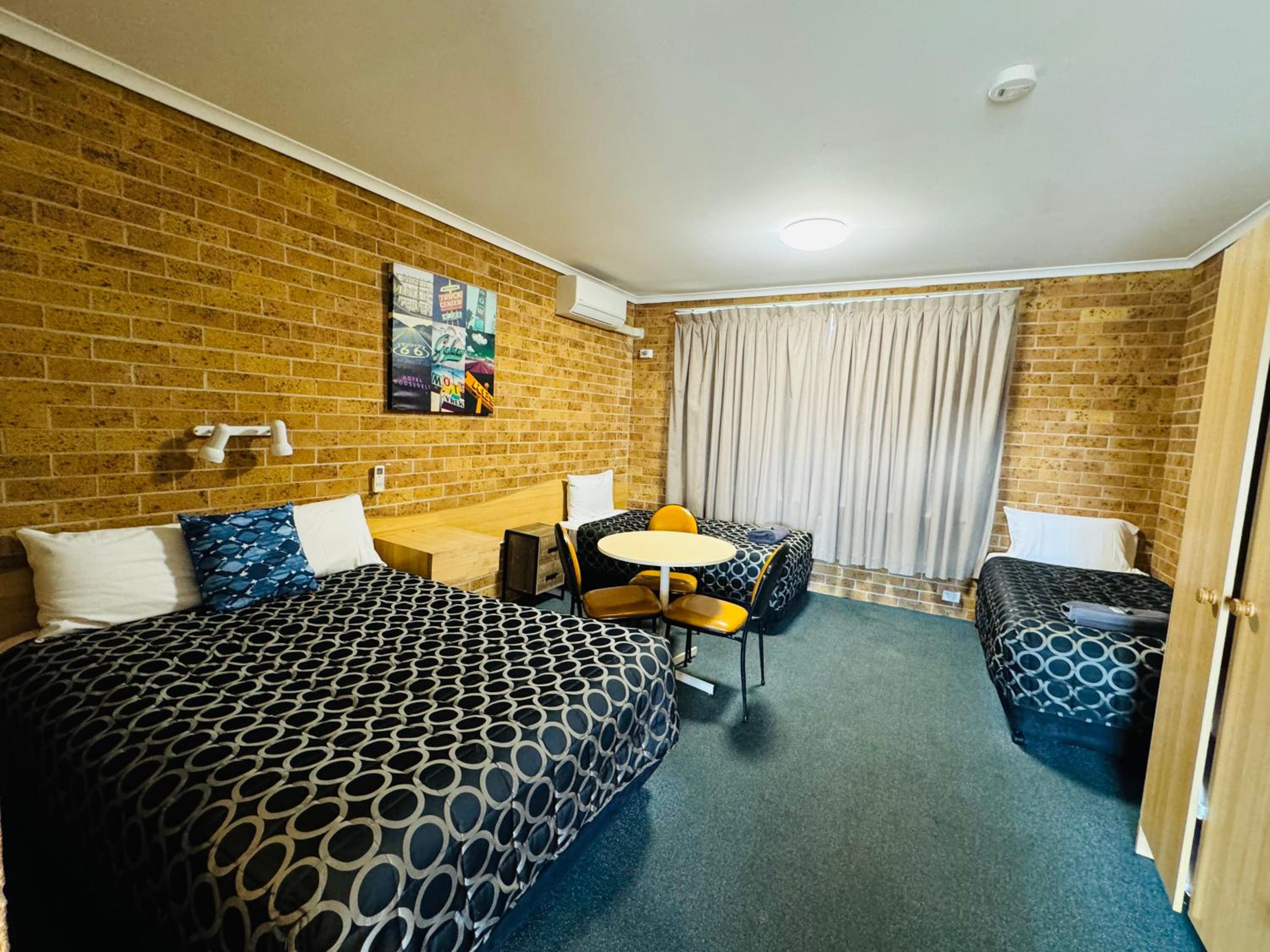 Town and Country Motor Inn