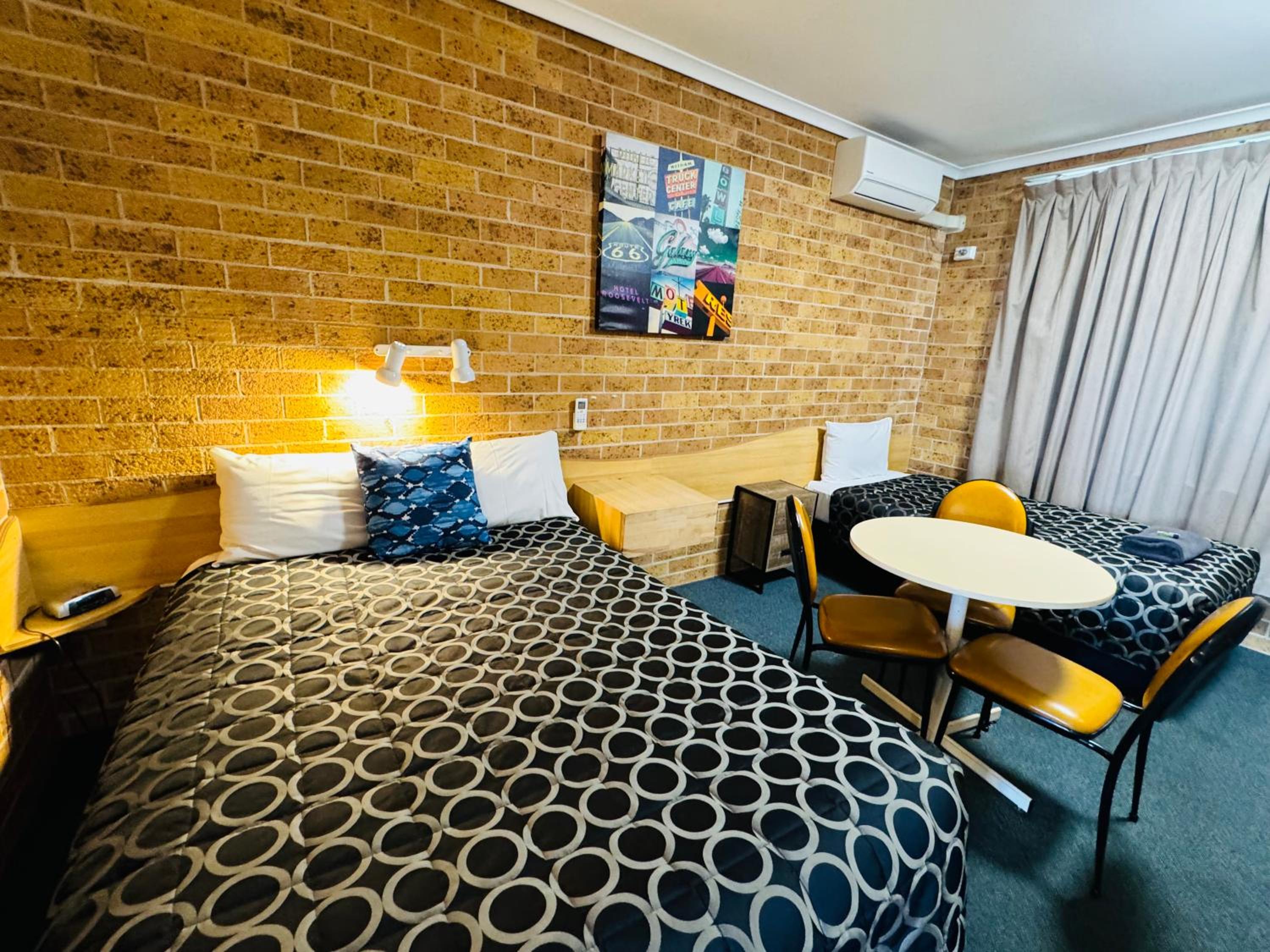 Town and Country Motor Inn