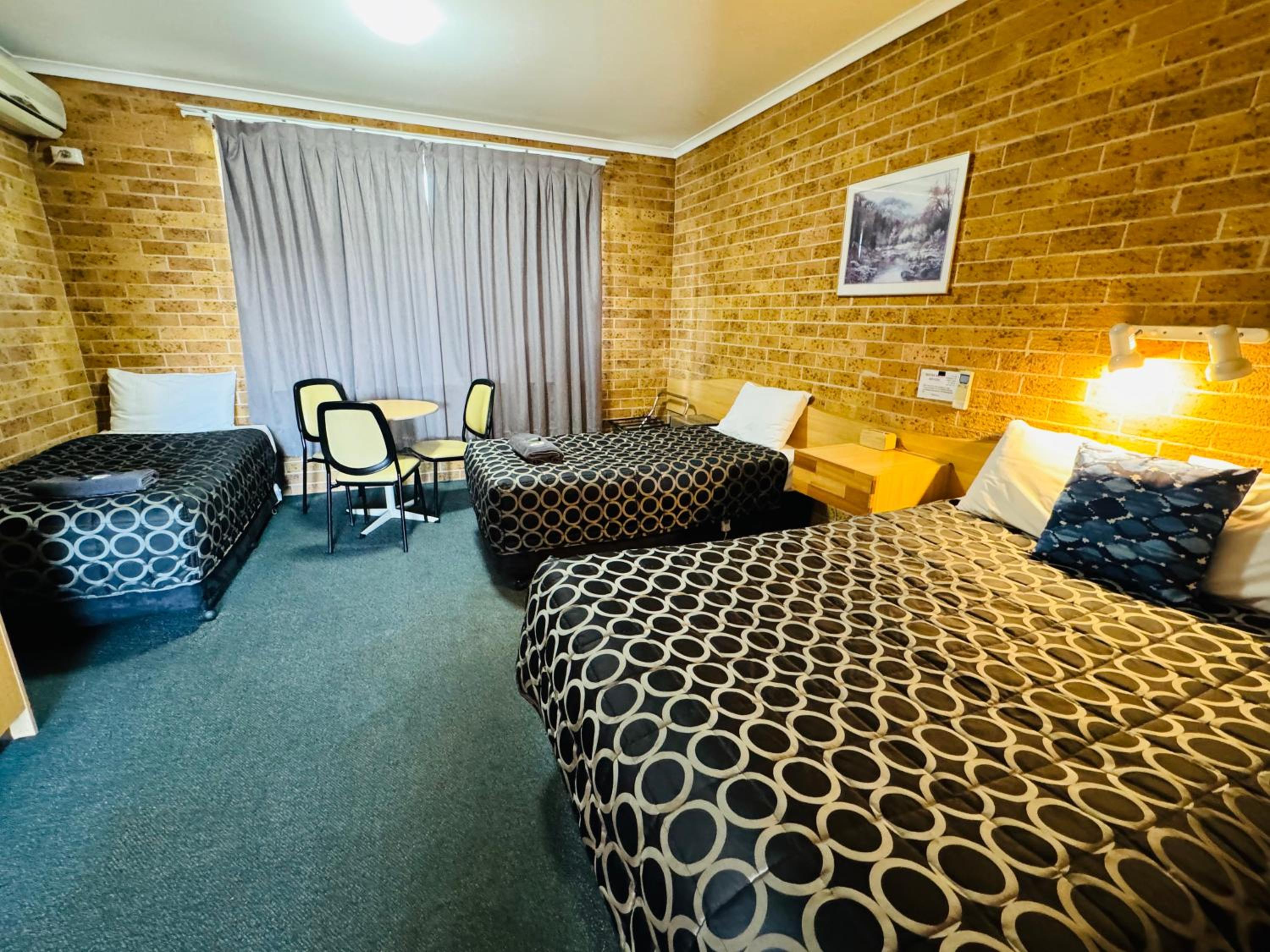 Town and Country Motor Inn