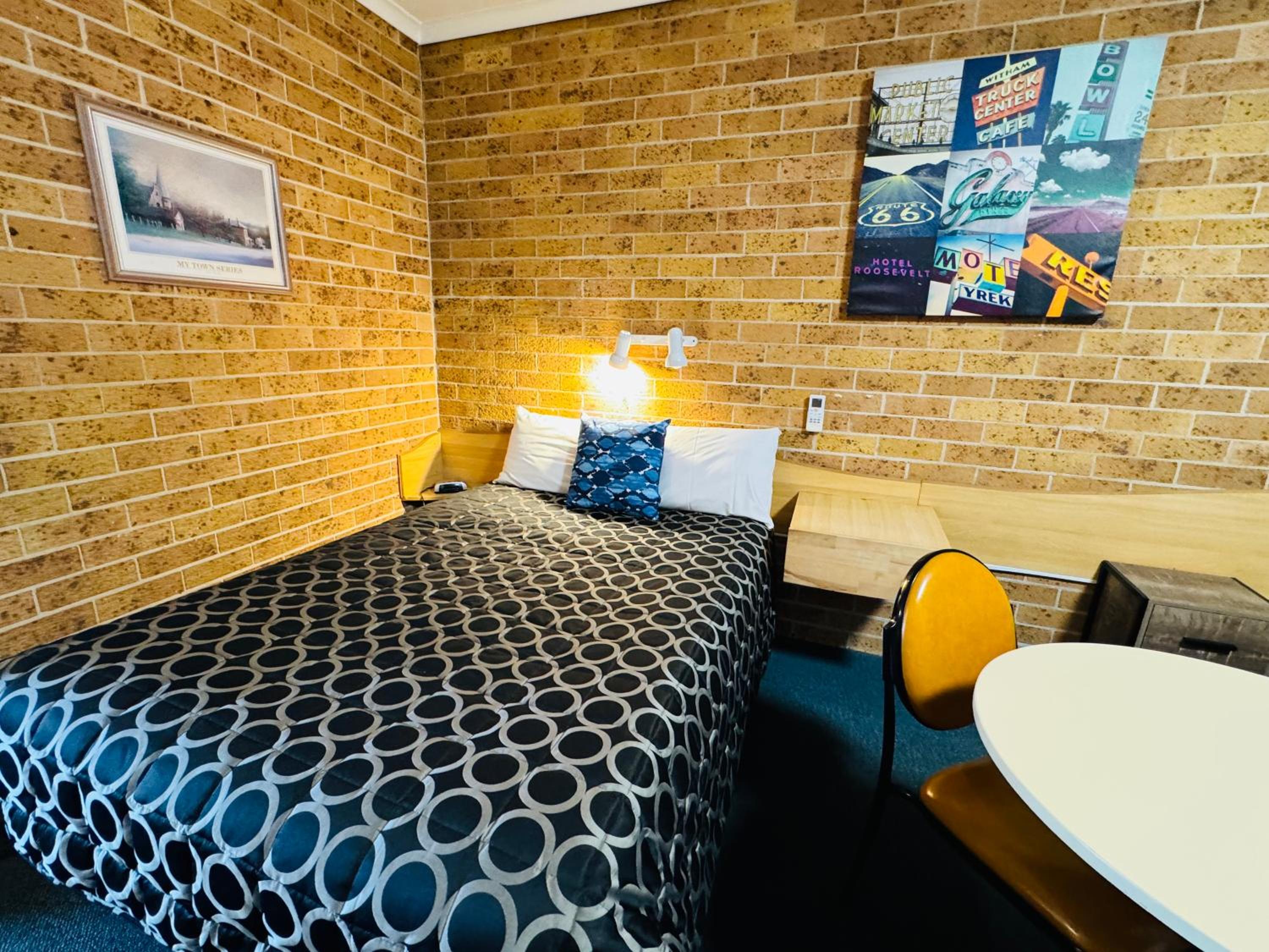 Town and Country Motor Inn