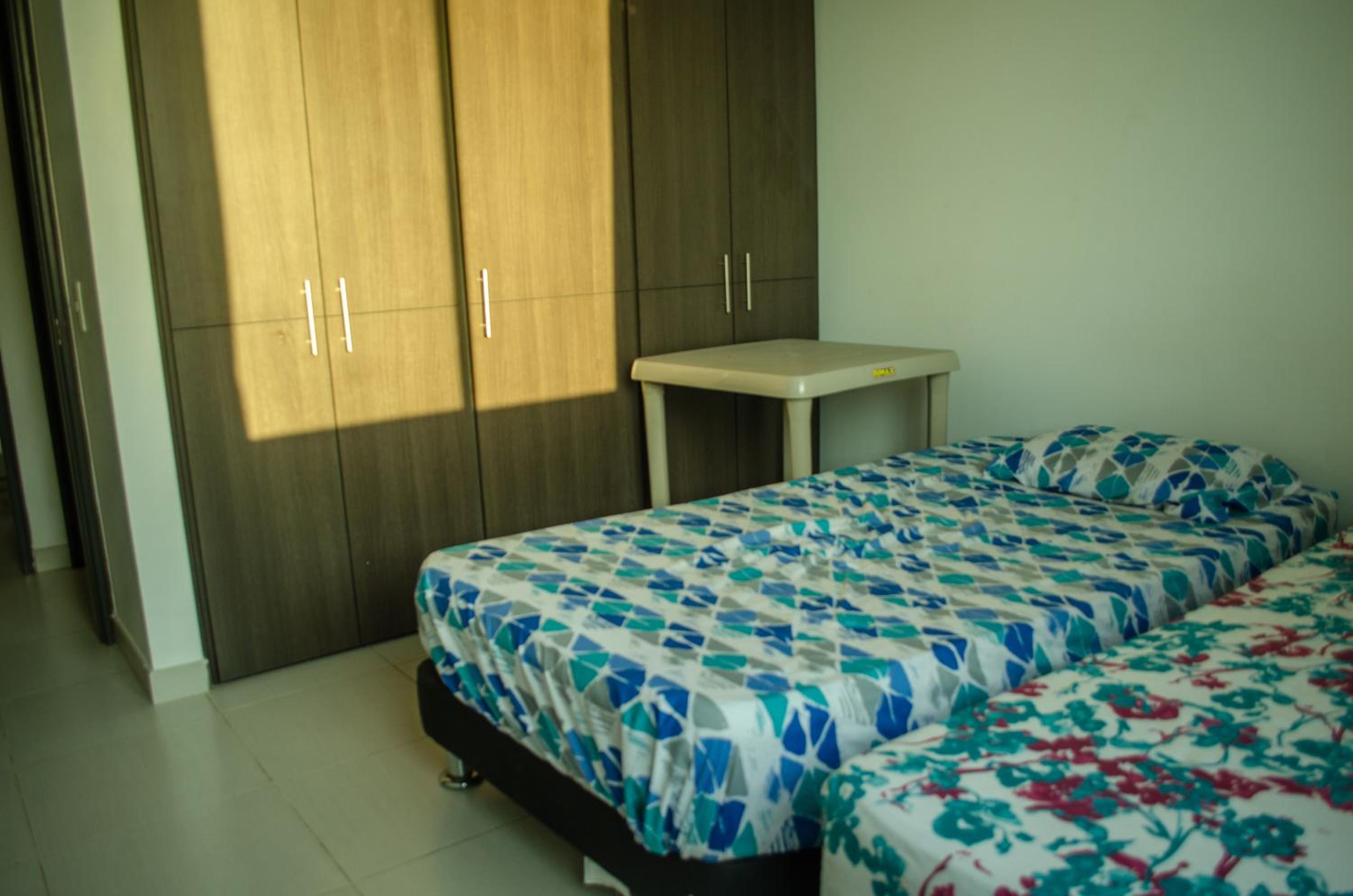 Apto playa, vista al mar, piscina, terraza y parqueo