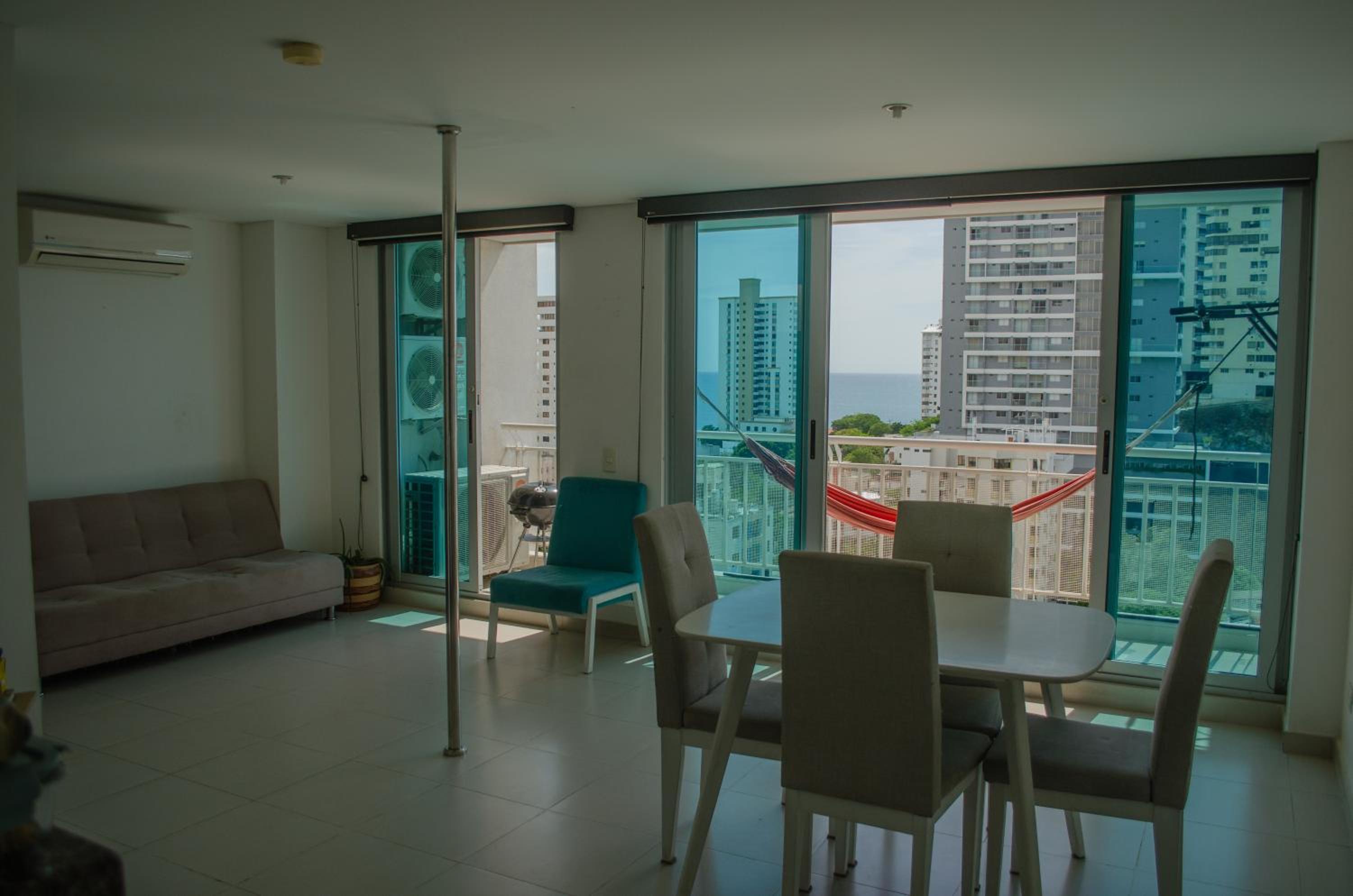 Apto playa, vista al mar, piscina, terraza y parqueo