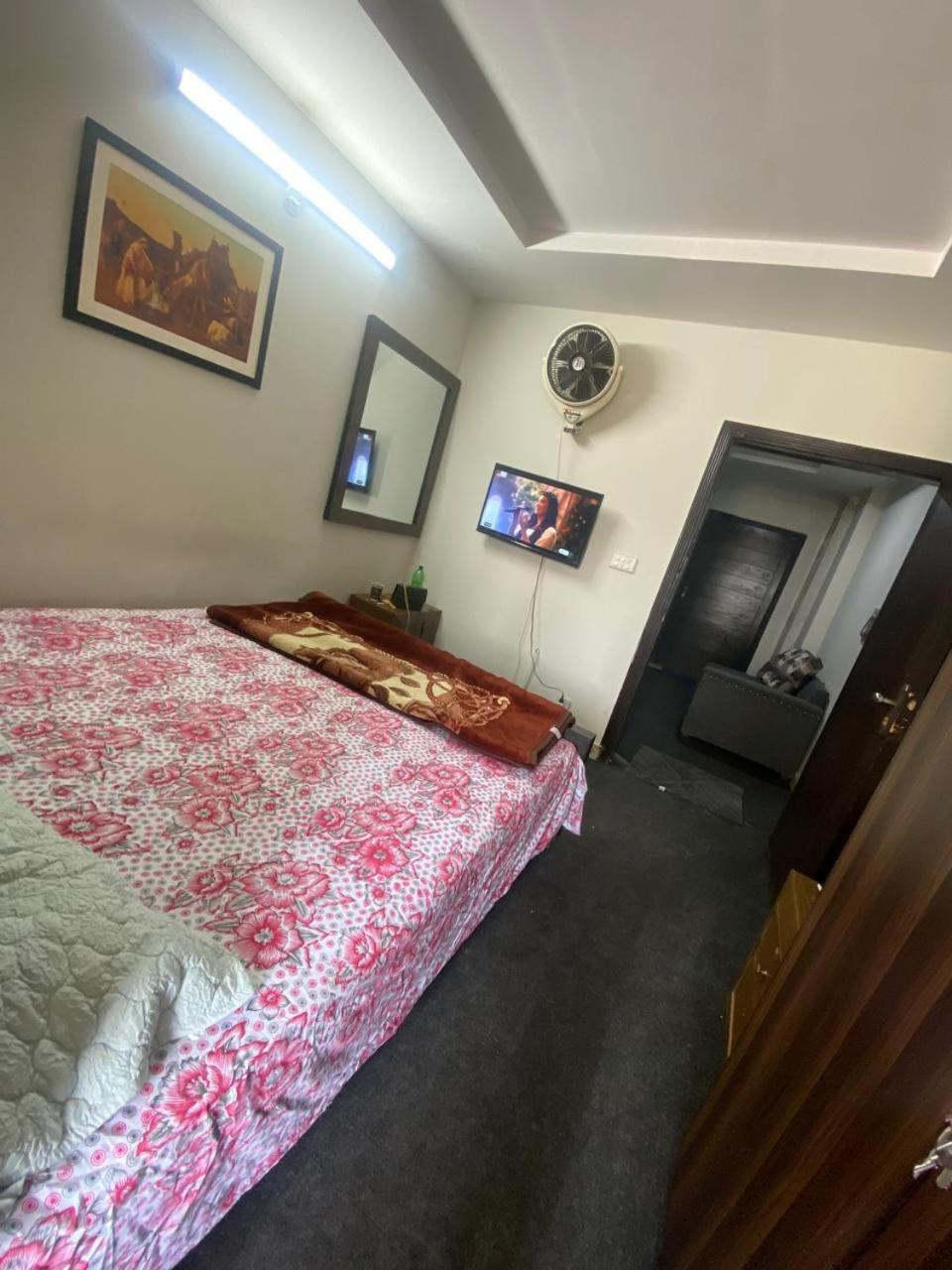 Studio apartment save nd secure view 5