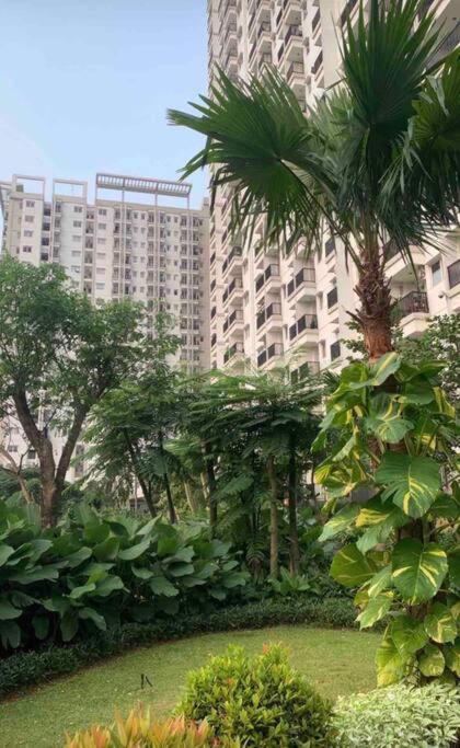 LRT access with Netflix, Wifi, Gym and Pool, Signature Park Grande view 4
