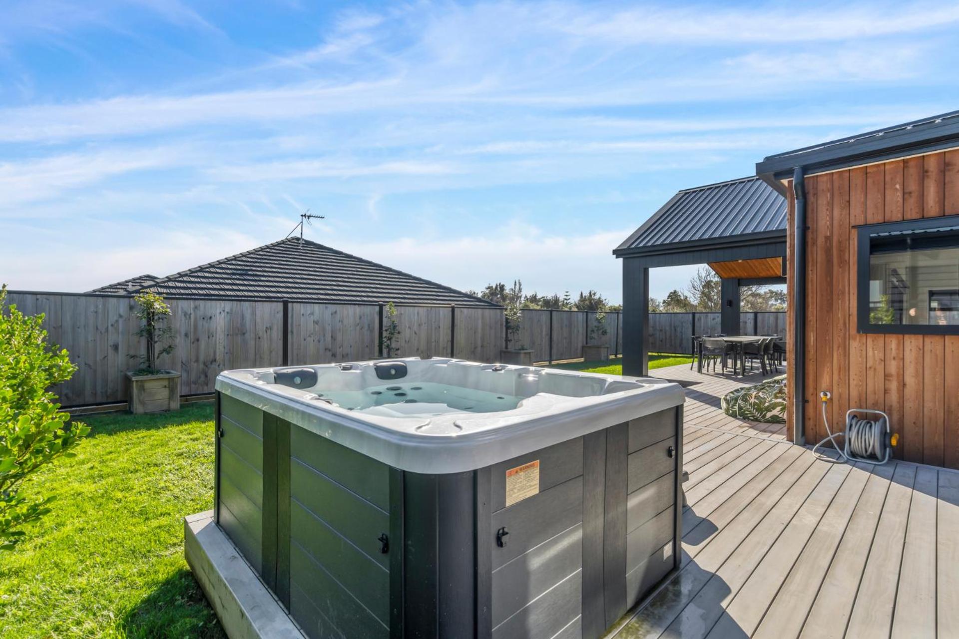 Regent Sanctuary - Martinborough Holiday Home