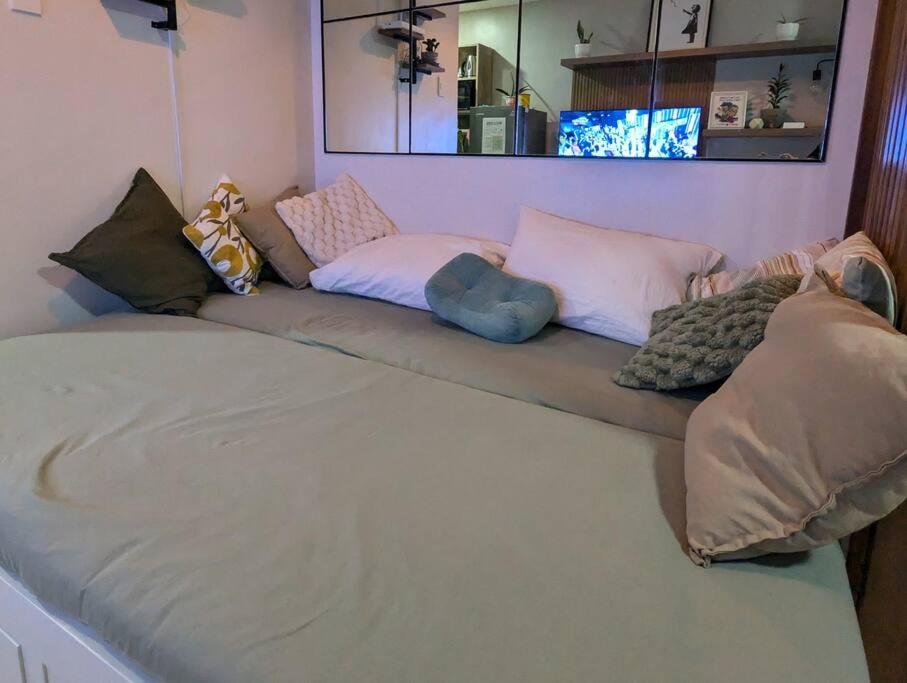 RufiRemy Cozy Hideaway PrimeWorld District Condo