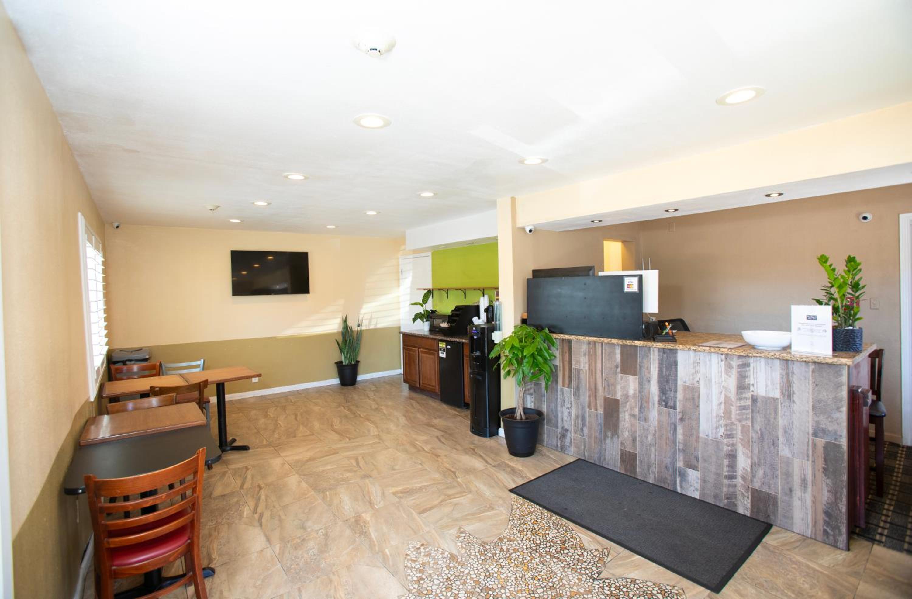 Rohnert Park Vacations - Budget Inn Expressway Hub - Property Image 2