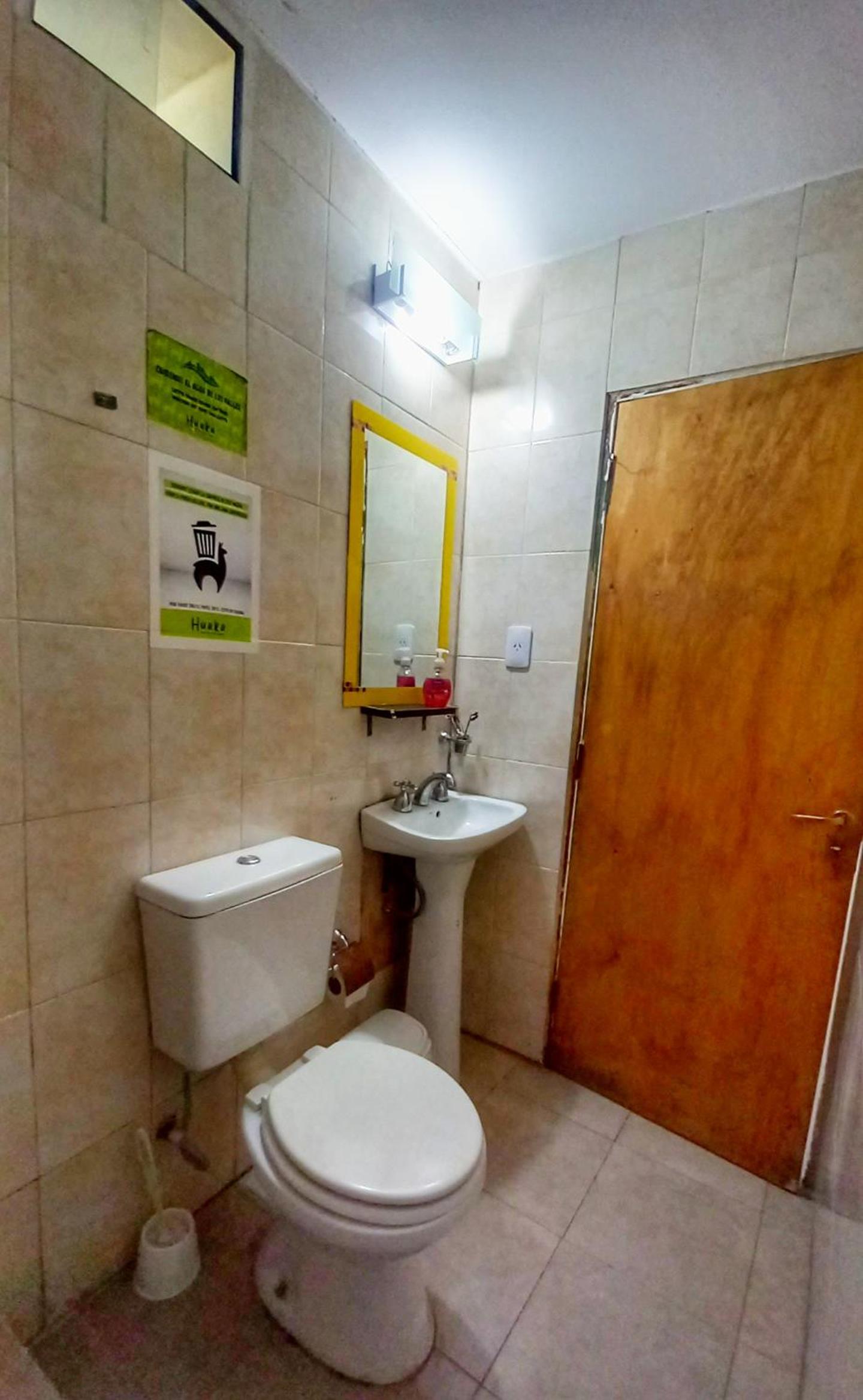 Huaka Hostel and Guest house