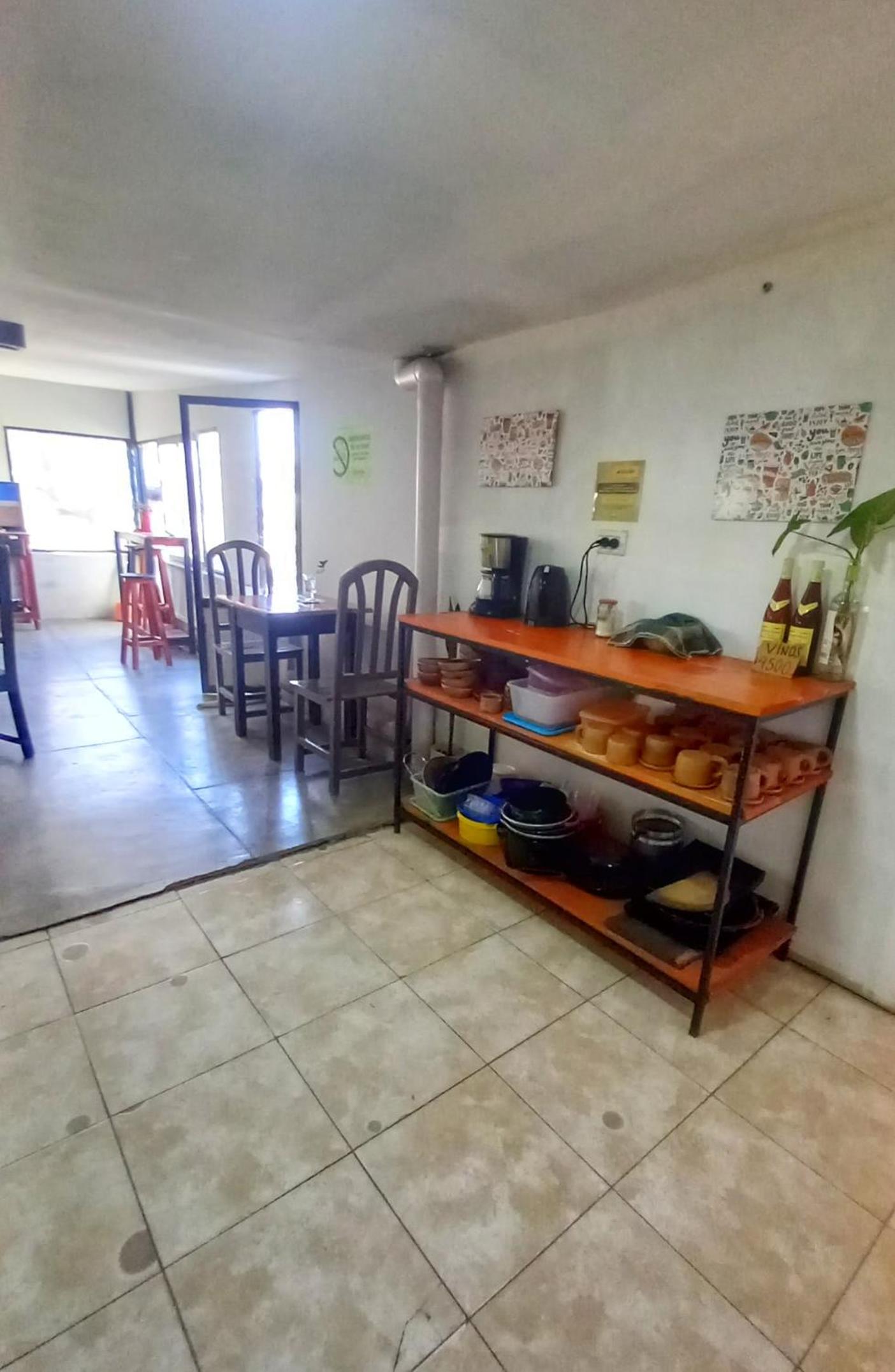Huaka Hostel and Guest house