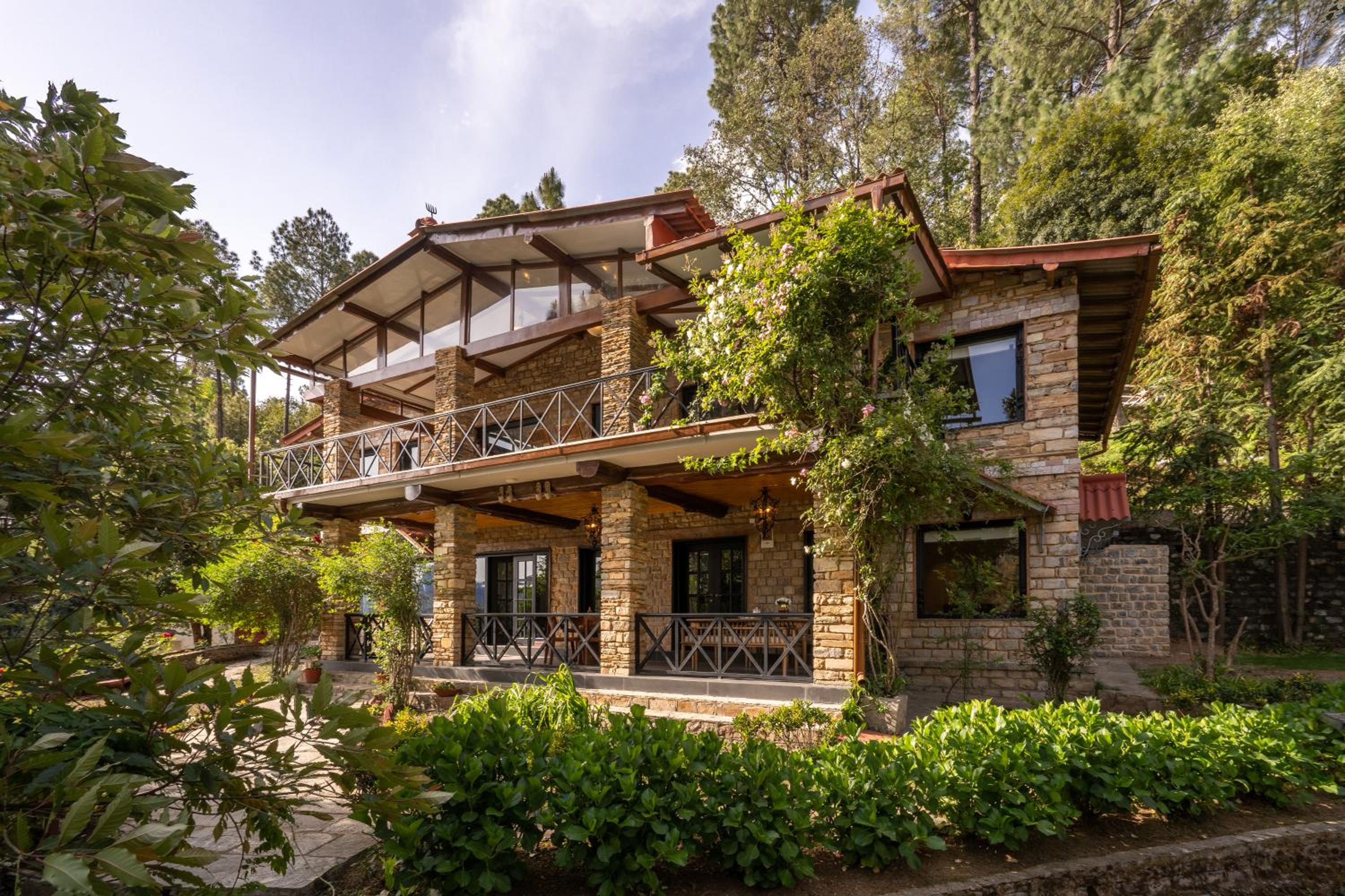 Buransh Terraces Luxury 3&4BHK Villas with Mountain View & Caretaker & Kitchen
