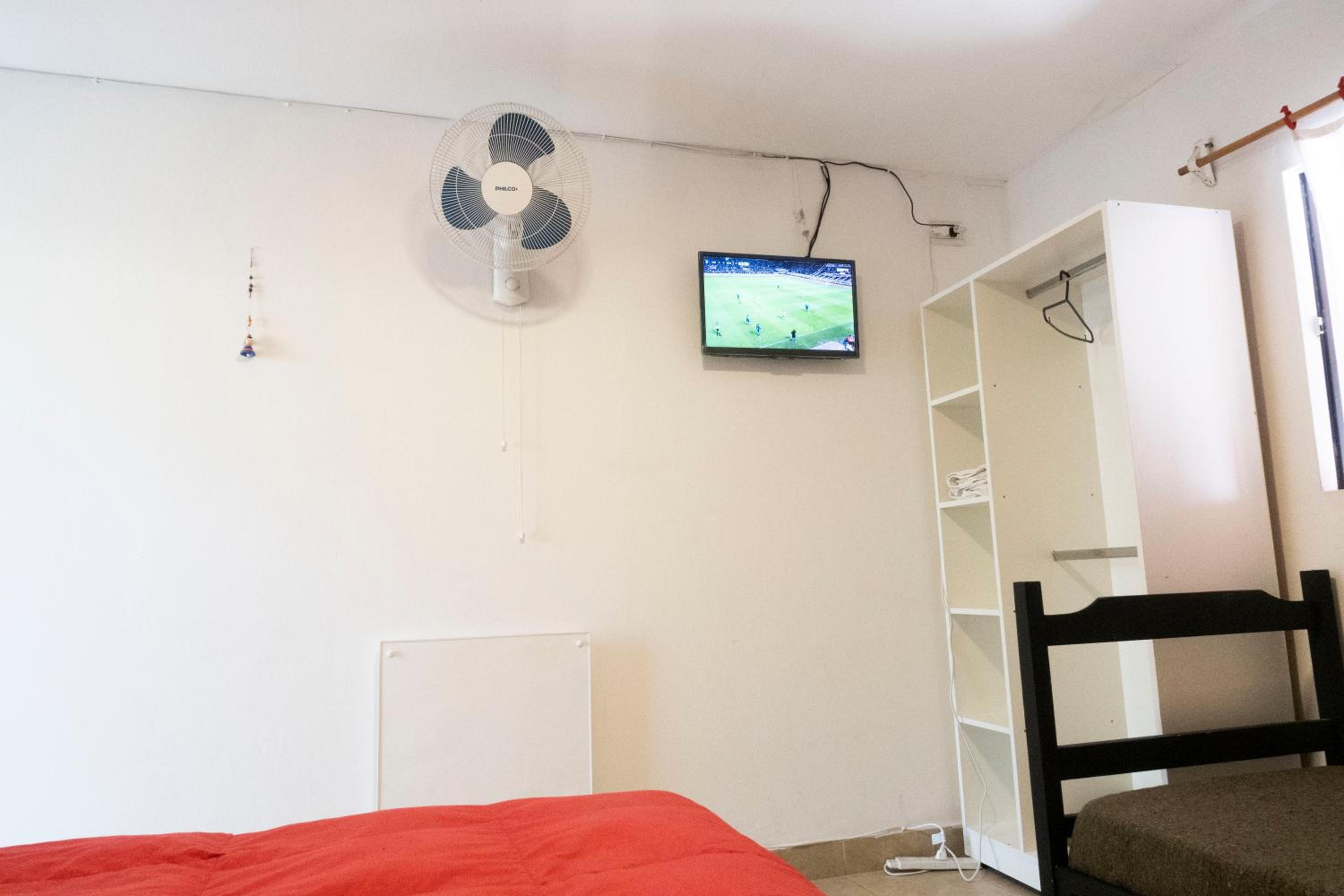 Huaka Hostel and Guest house