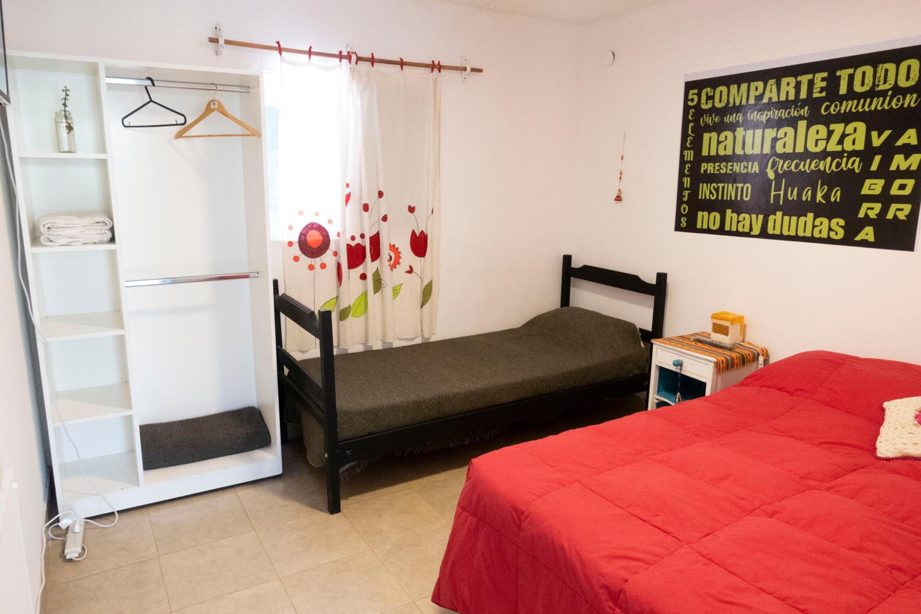 Huaka Hostel and Guest house