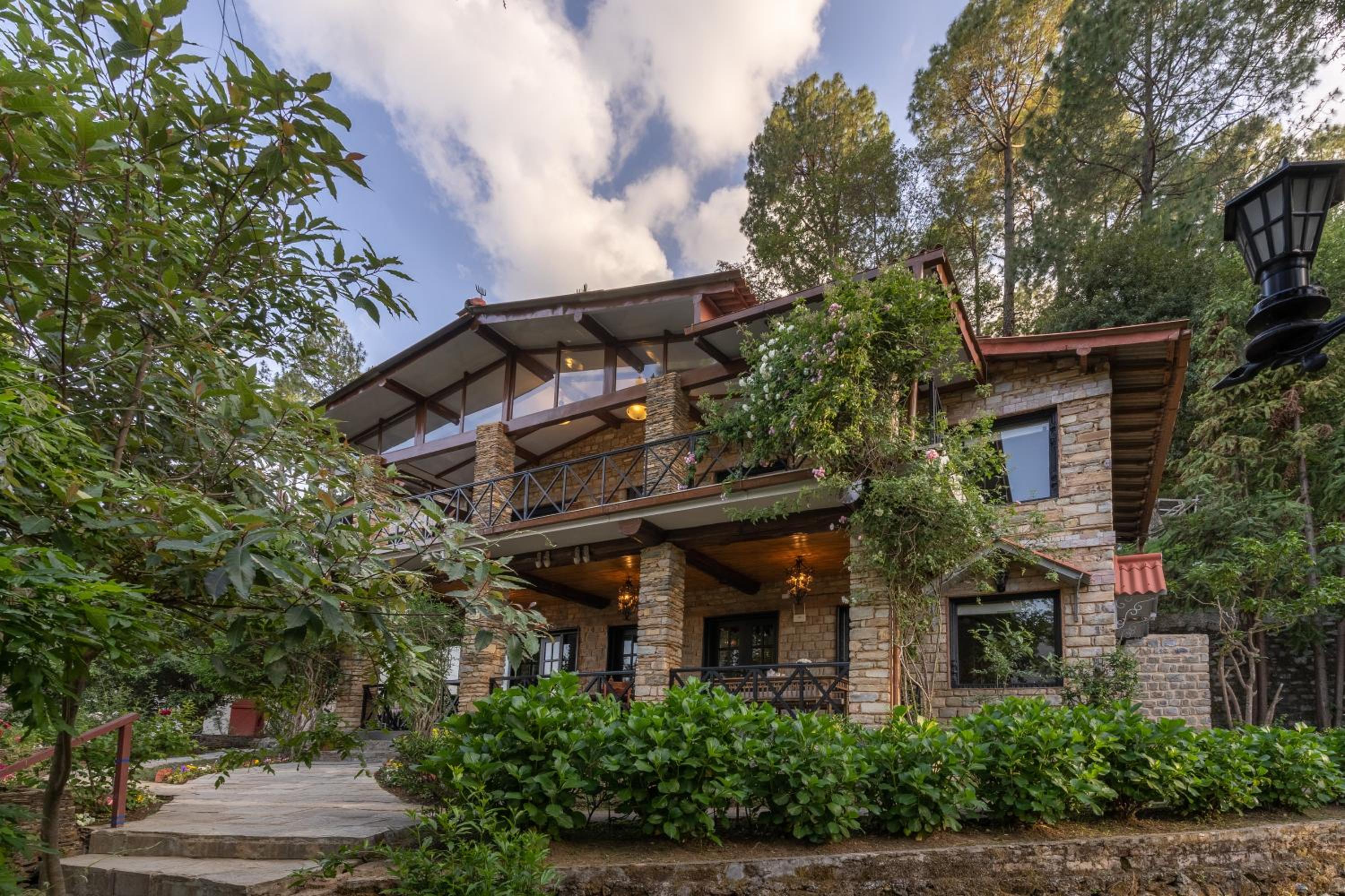 Buransh Terraces Luxury 3&4BHK Villas with Mountain View & Caretaker & Kitchen