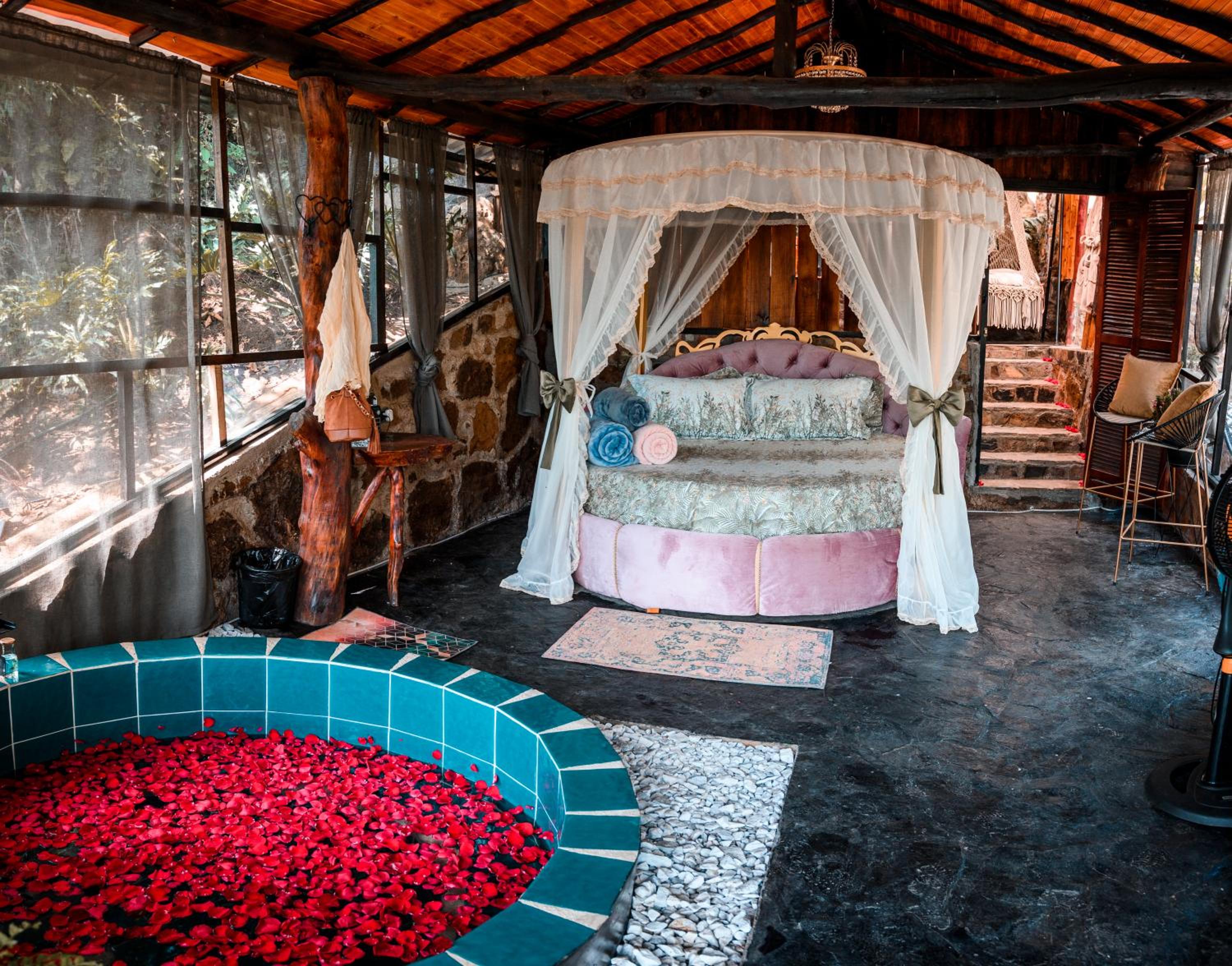The Luxury Glamping Star