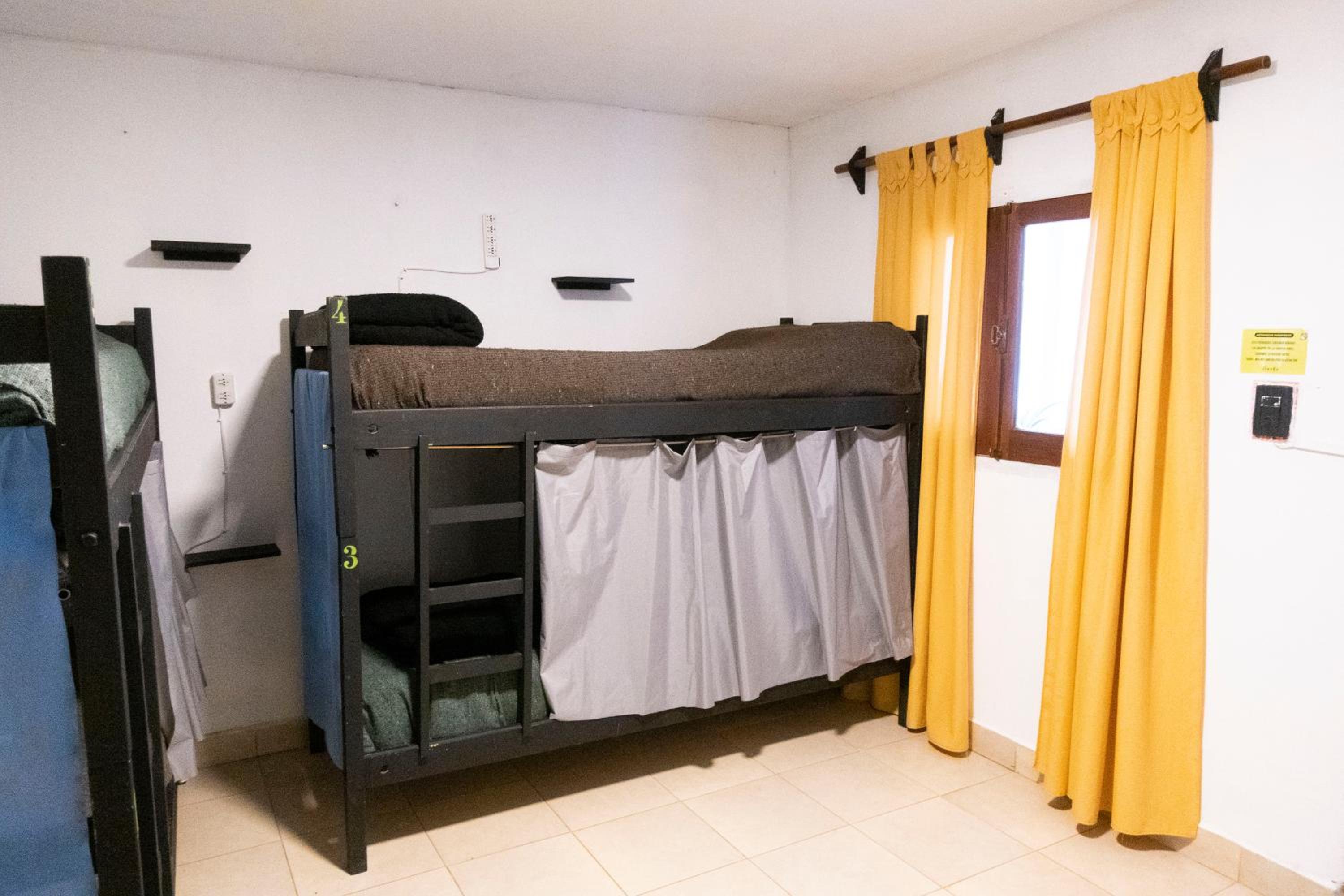 Huaka Hostel and Guest house