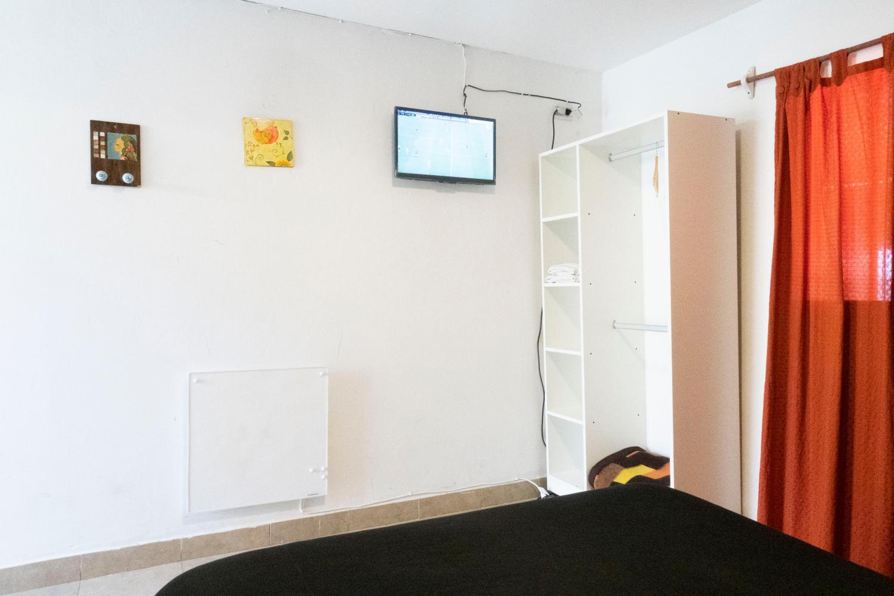 Huaka Hostel and Guest house
