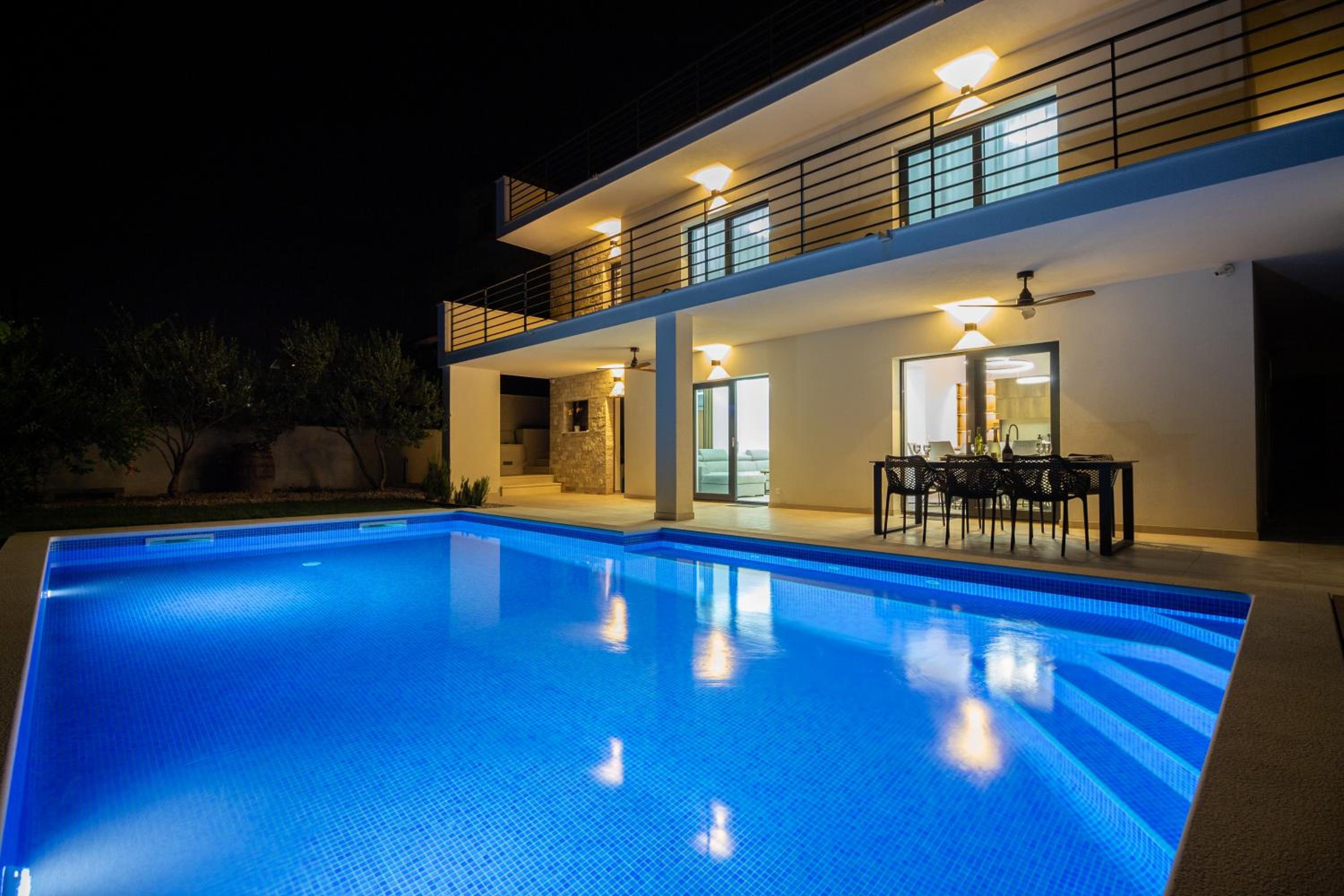 Podstrana Vacations - Family House "Villa Gyra" with Private Swimming Pool, Indoor BBQ, Gym and Gaming room! - Property Image 67