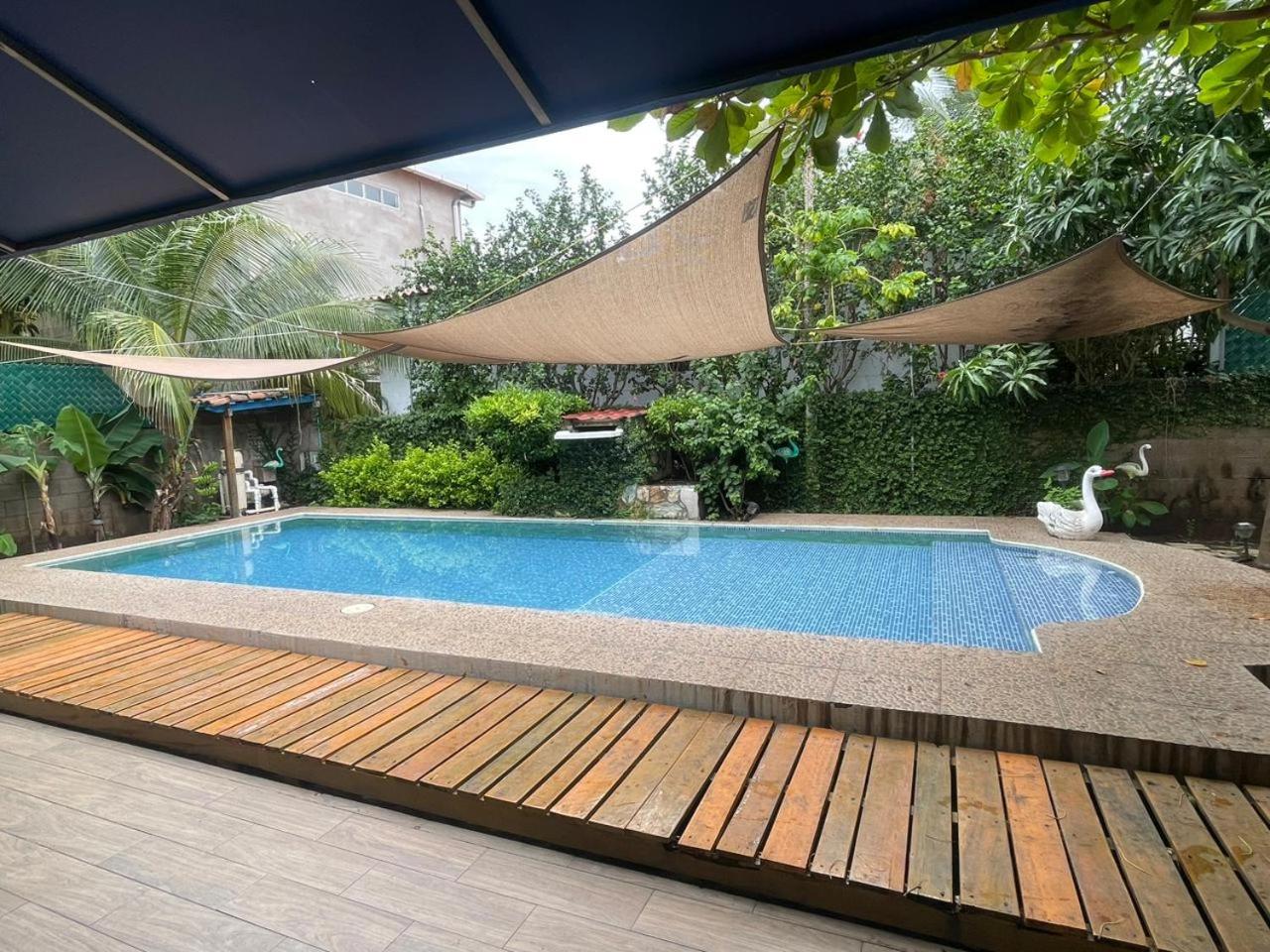 Beautiful 5 Bedrooms Beach House