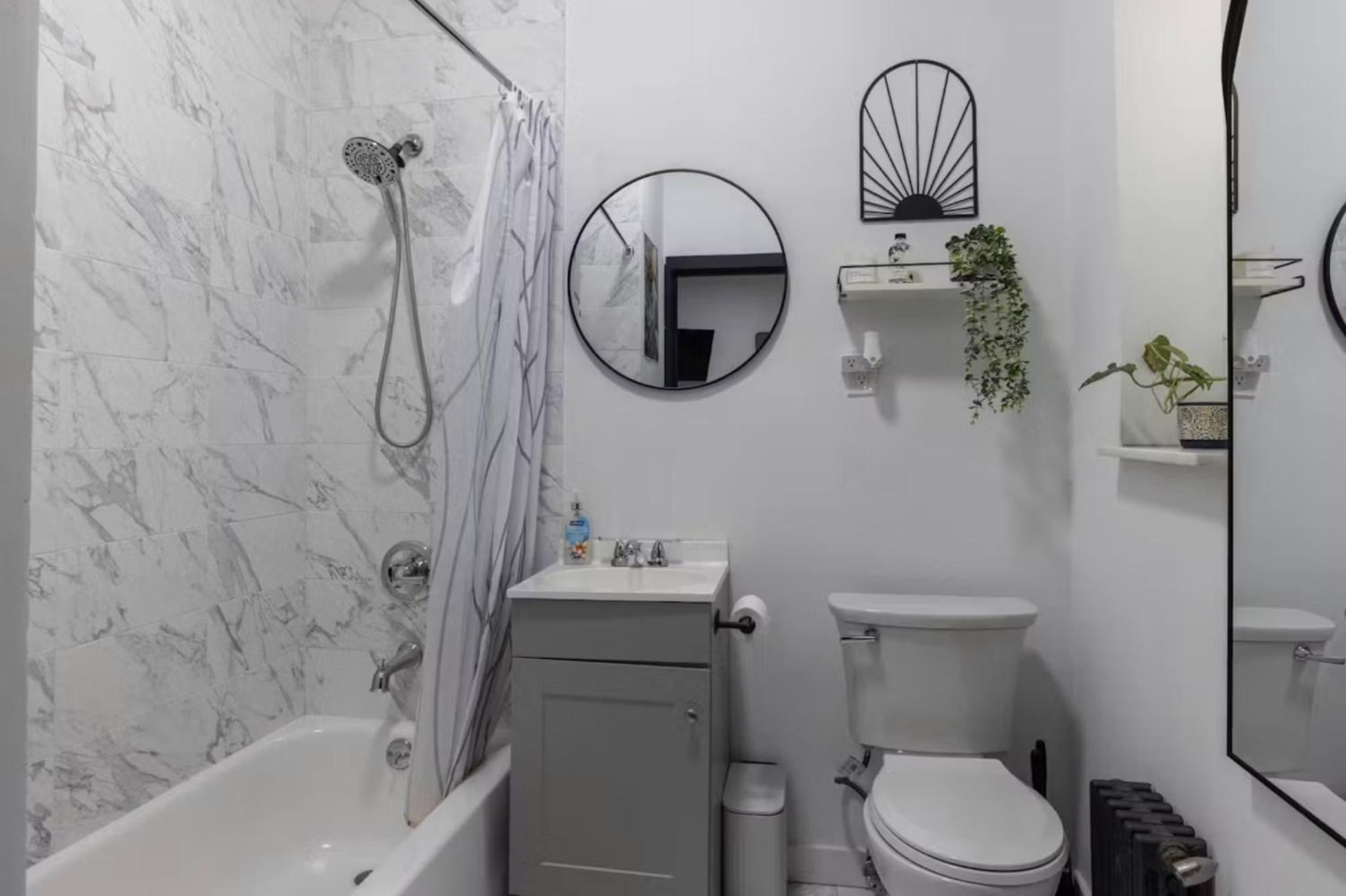 Steps from Everything - Modern 1-Bdr in Downtown's Union Square