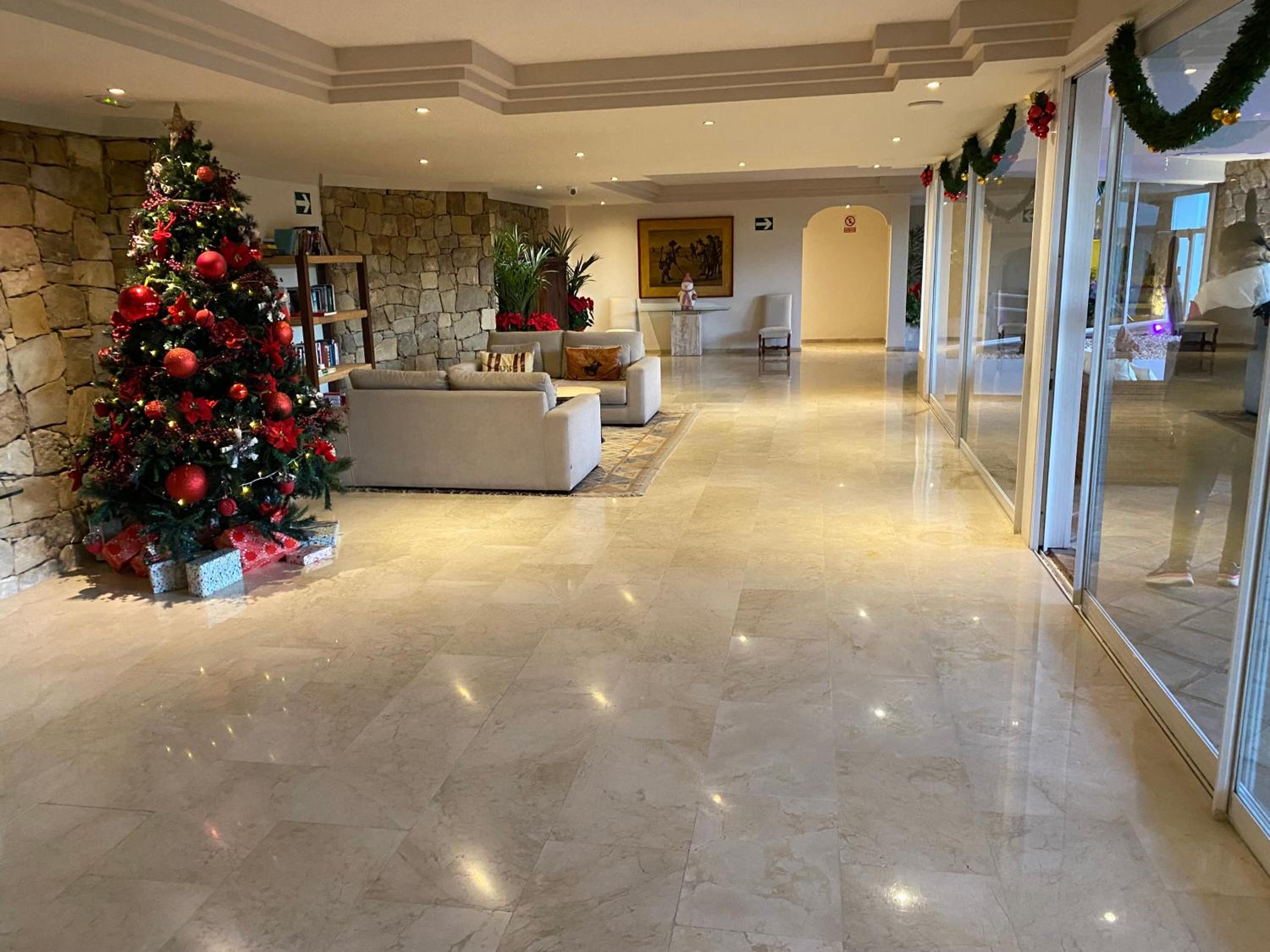 Stunning suite at Hotel Del Golf, 5 stars and frontline Golf, Porto Banus, Marbella - Image 3