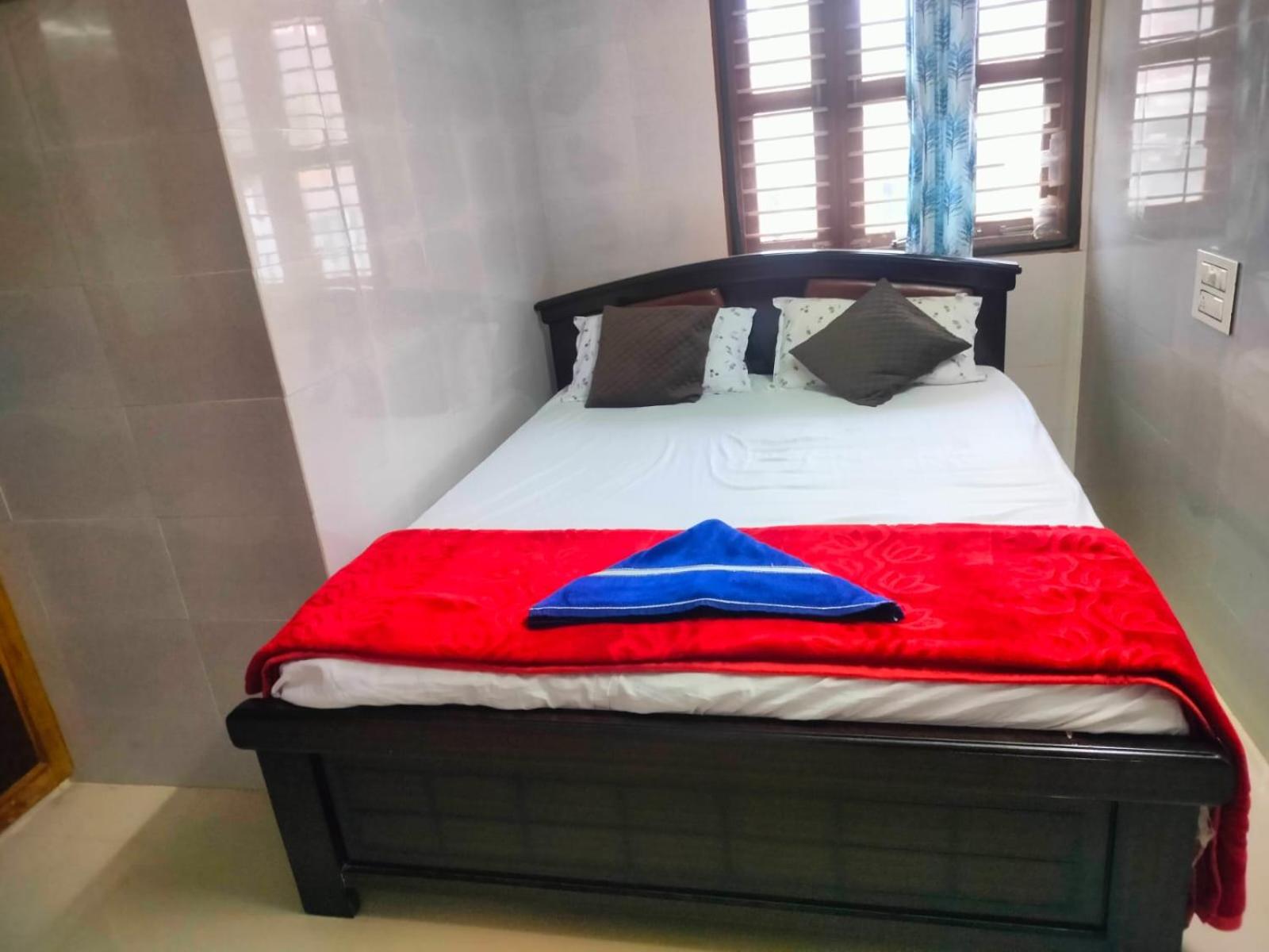 HB'S Nest HOMESTAY SPACIOUS 2BHK HILL VIEW APPARTMENT view 2