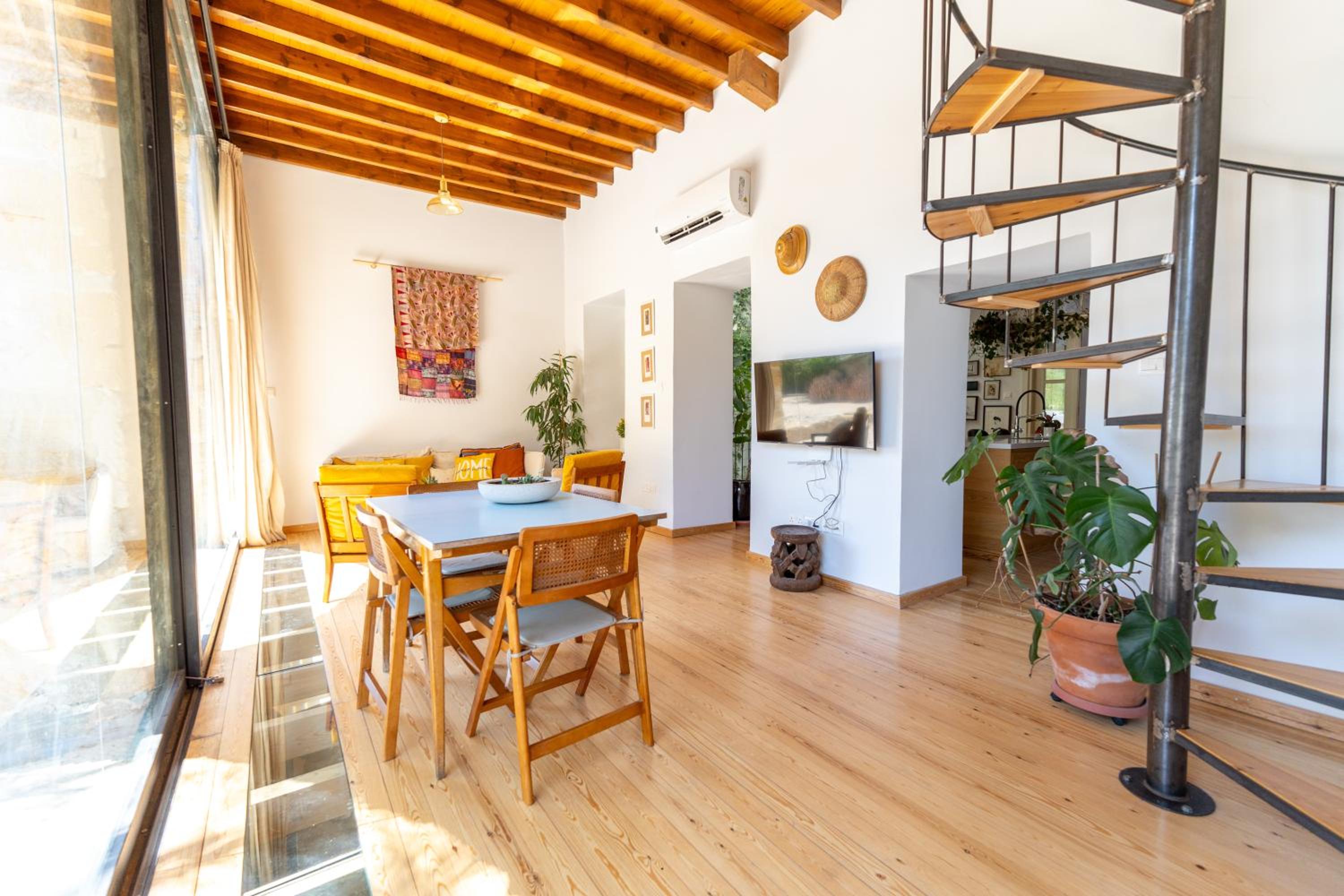 1927 Heritage House - Indoor Garden , Old City