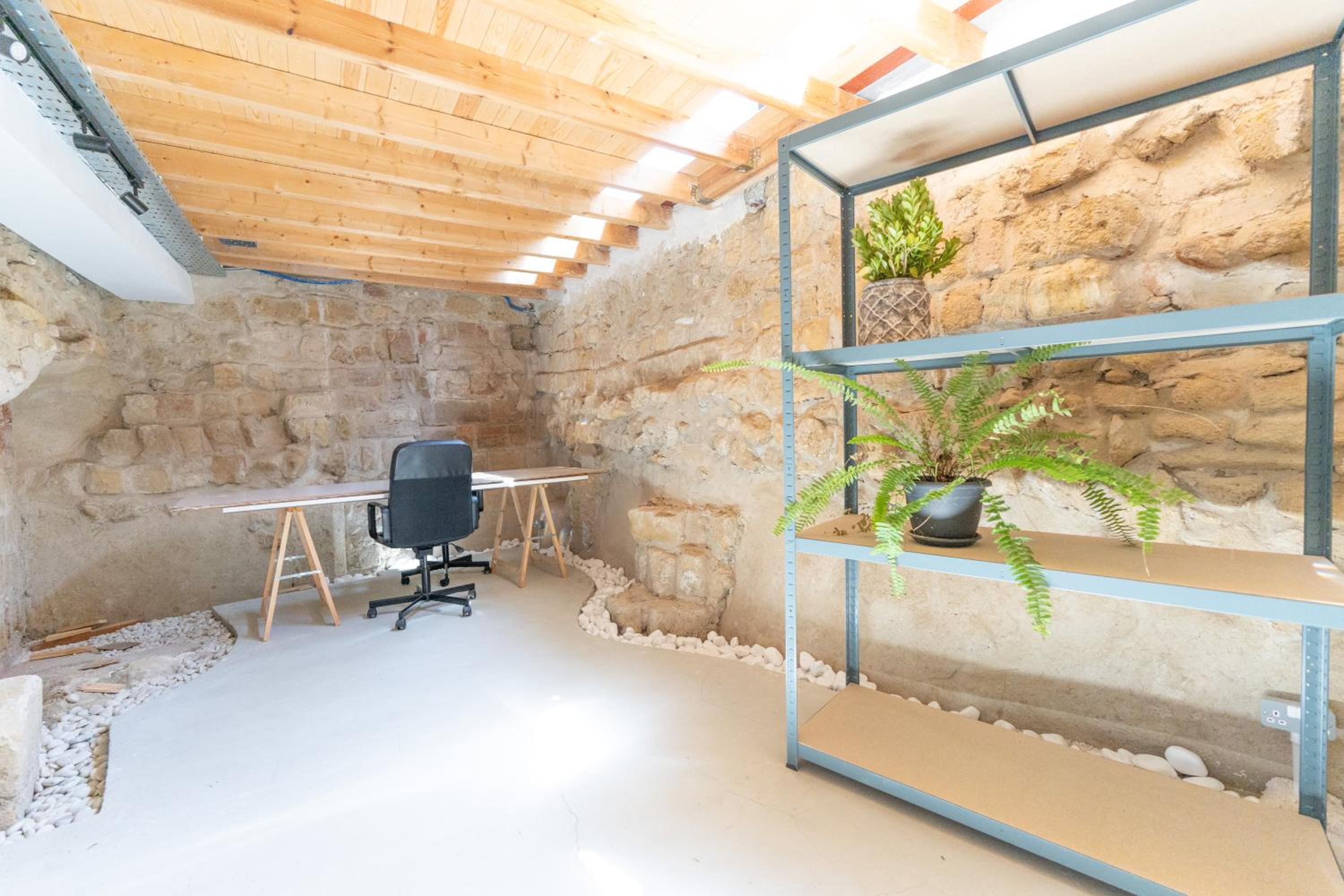 1927 Heritage House - Indoor Garden , Old City