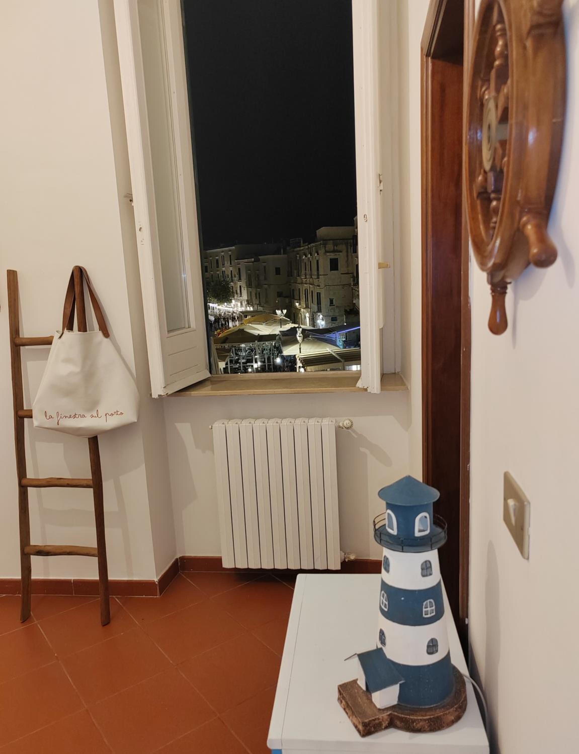 La finestra sul porto view 5