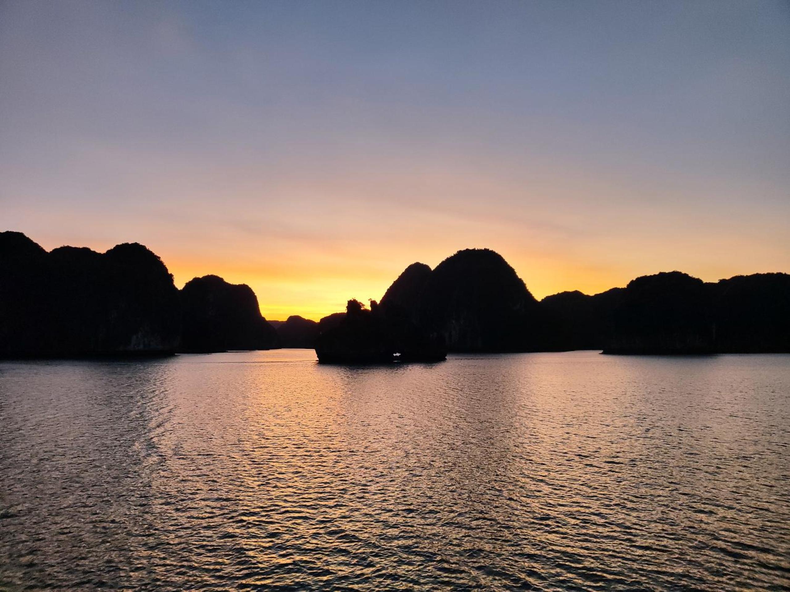 Venezia Boutique Cruises - Catba island