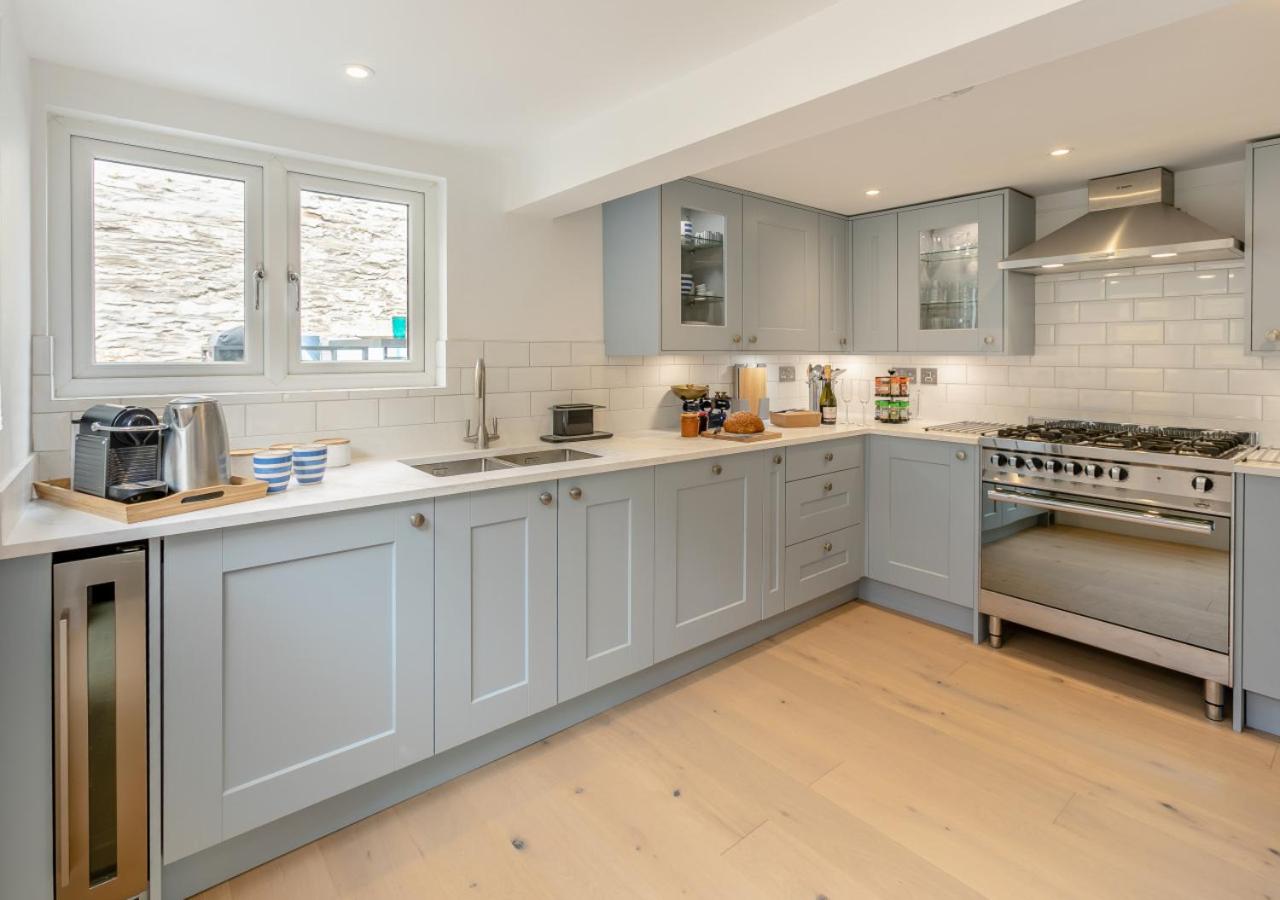 4 Bed in Fowey oc-chview view 5
