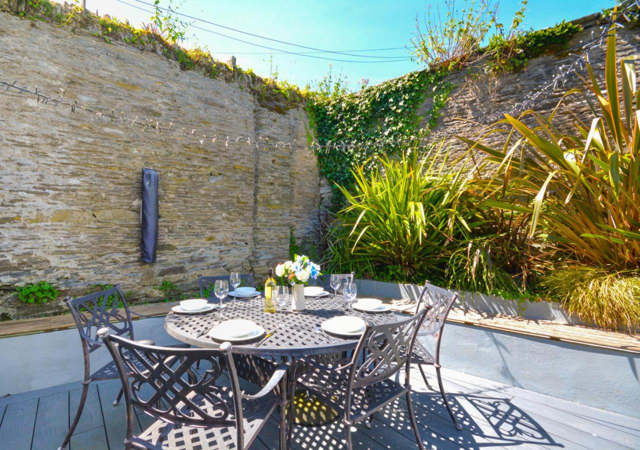 4 Bed in Padstow oc-p00718