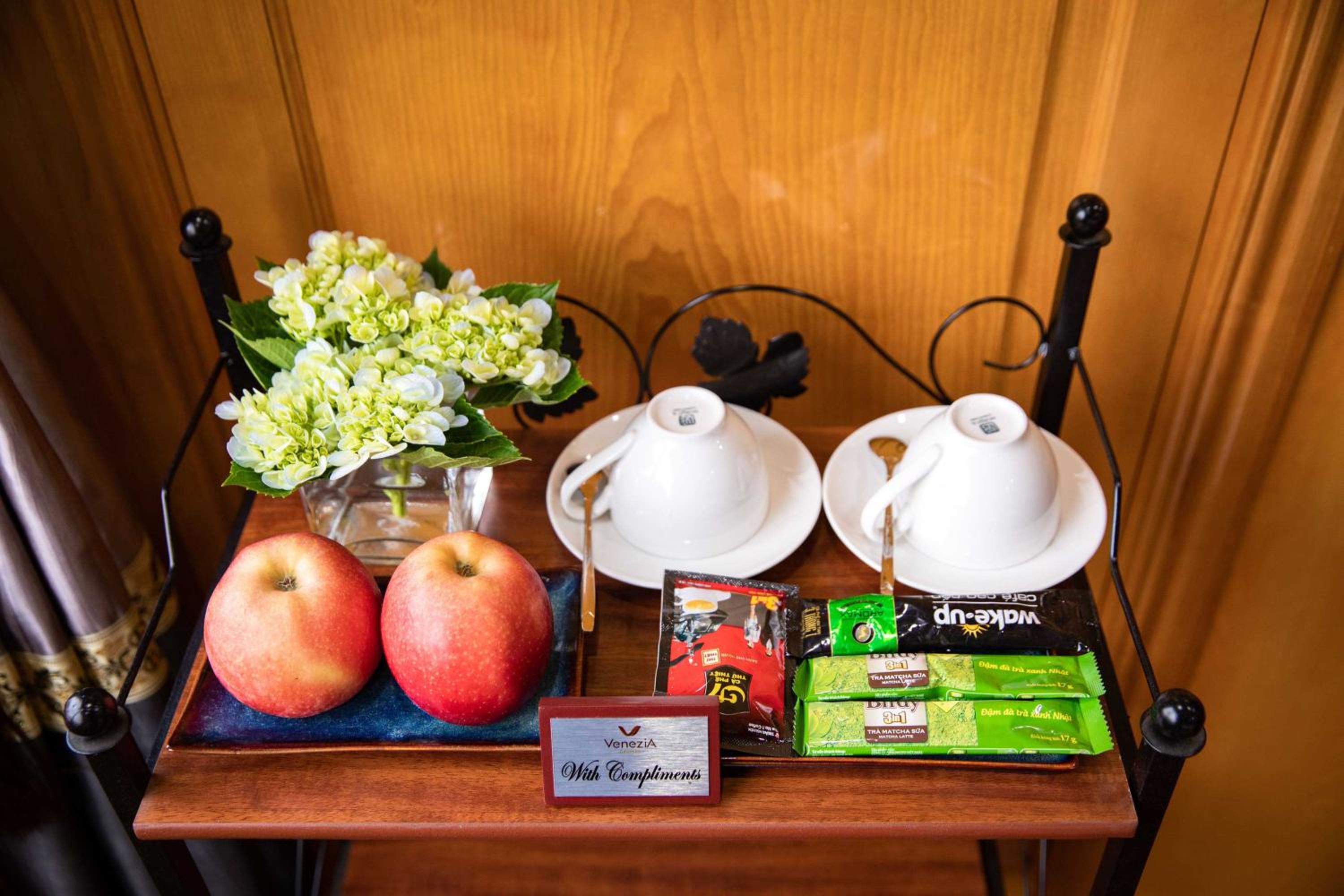 Venezia Boutique Cruises - Catba island