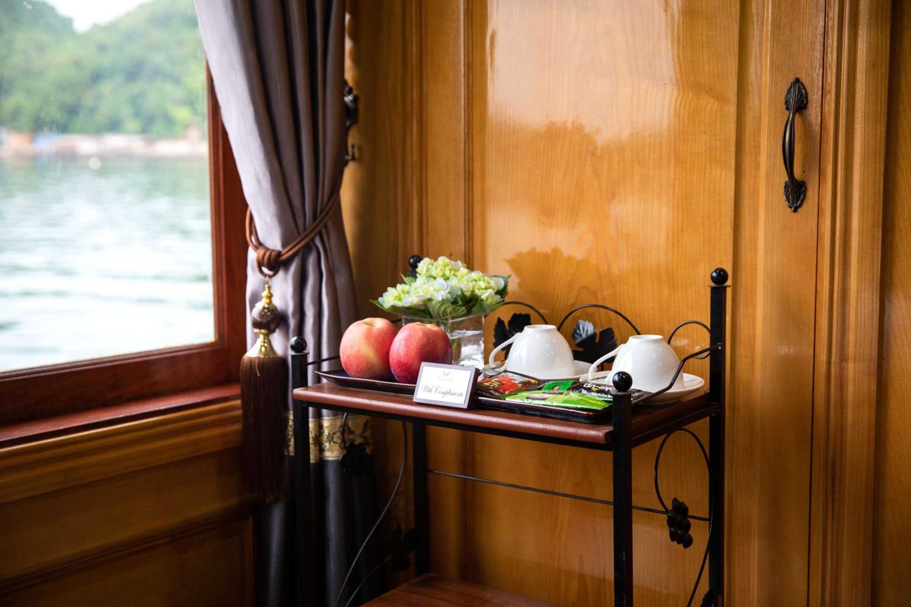 Venezia Boutique Cruises - Catba island