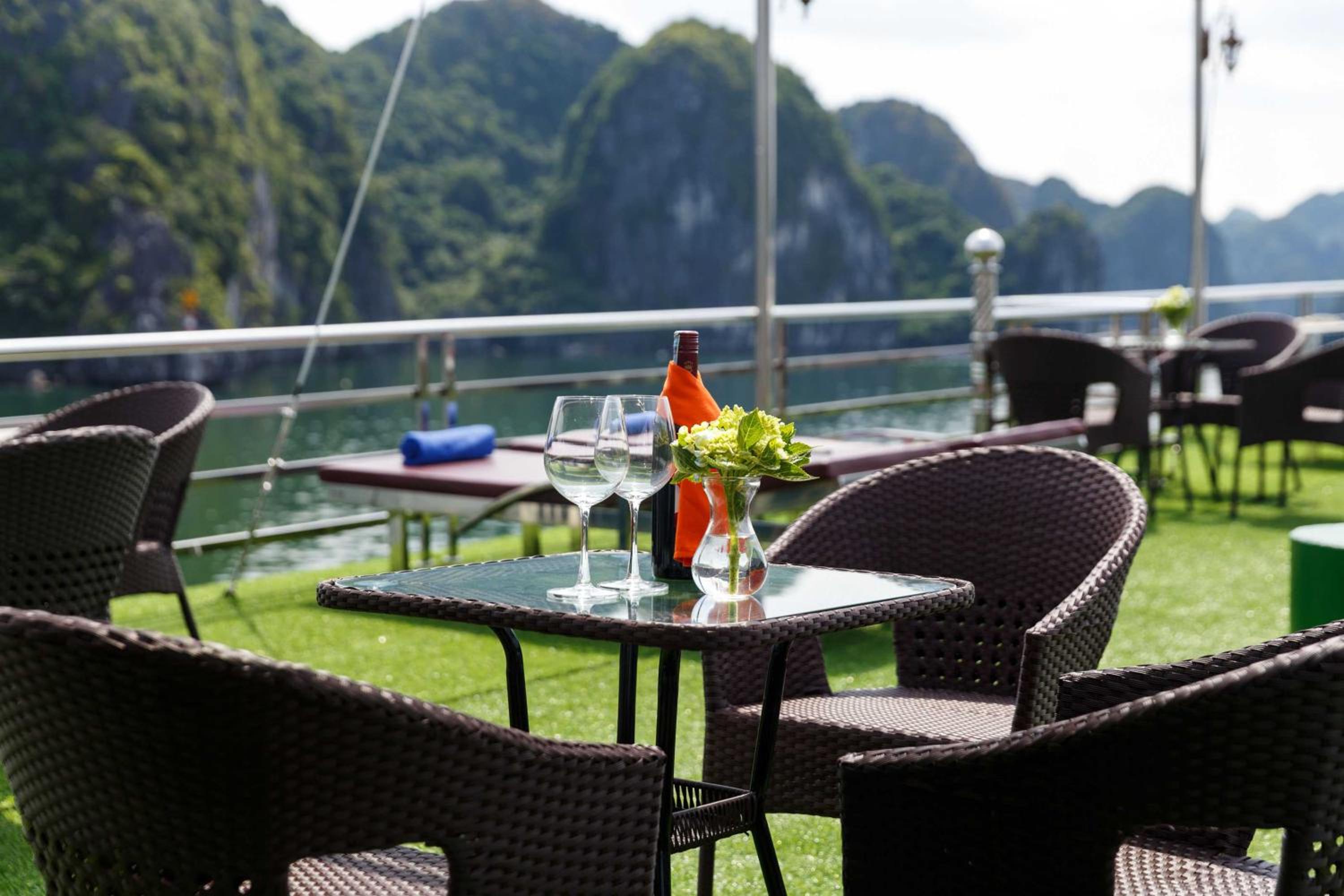 Venezia Boutique Cruises - Catba island