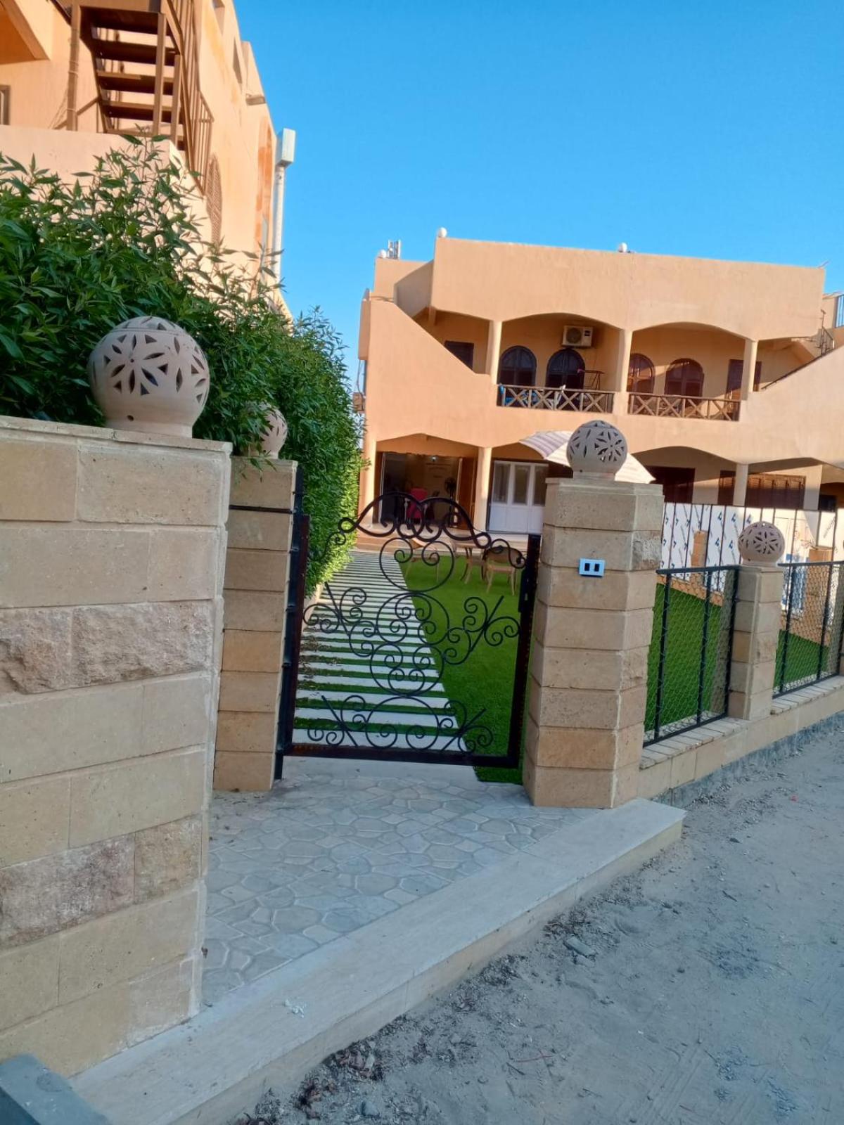 Halfmoon House- fully air-conditioned- مكيف بالكامل