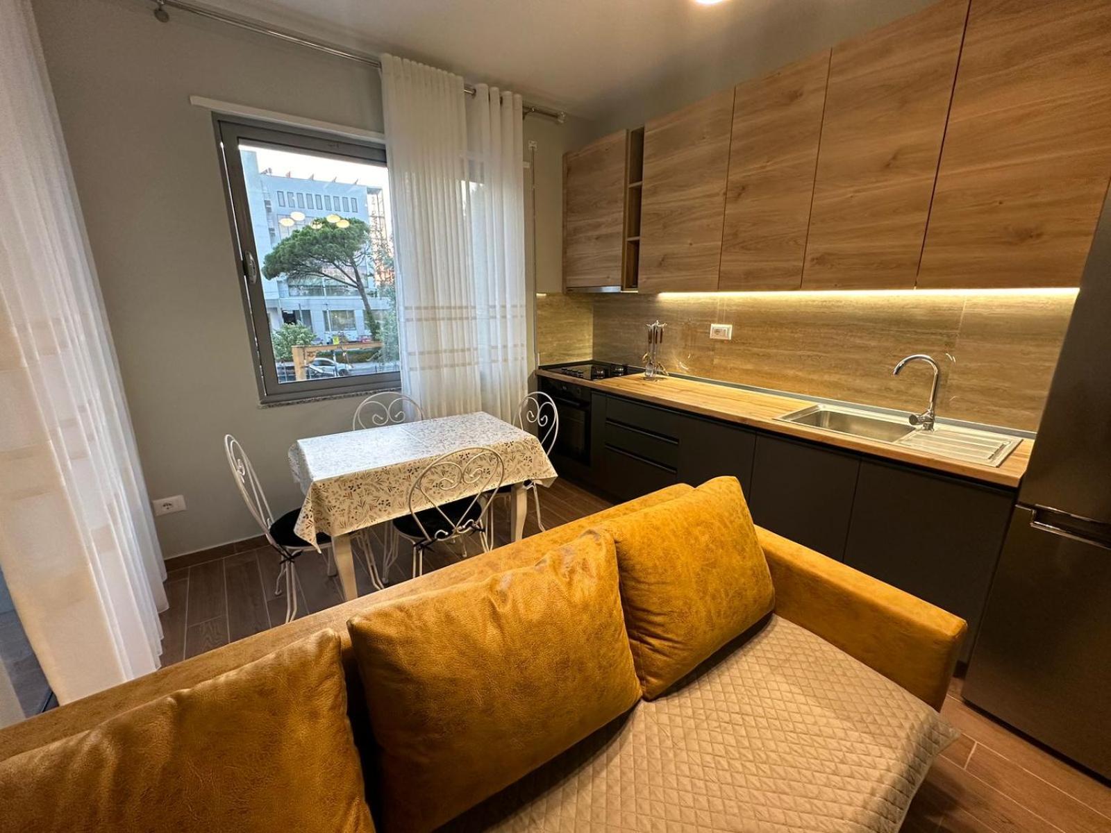 I&S Apartment 6